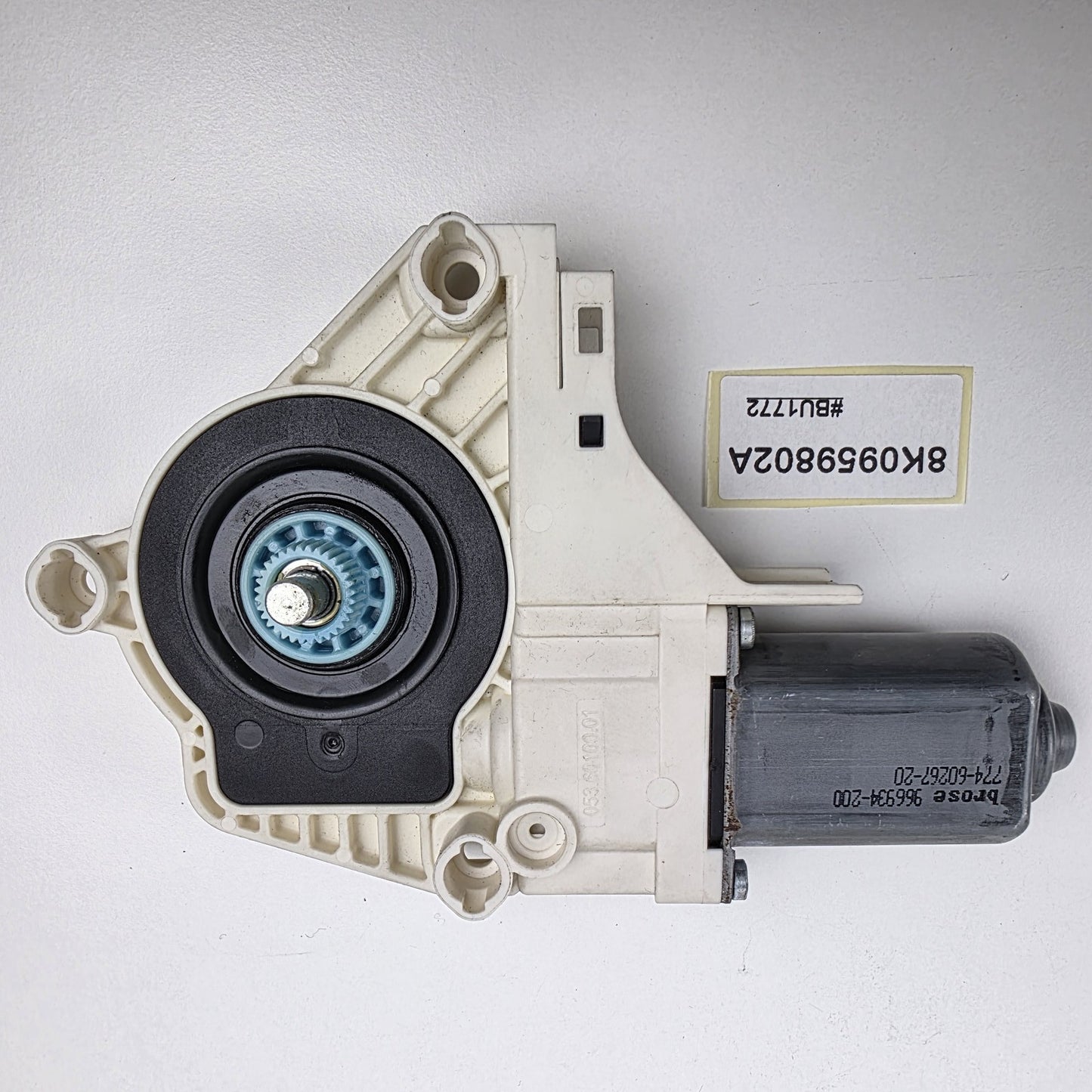 2009-2015 Bentley Flying Spur Door Window Regulator Motor FR 8K0959802A
