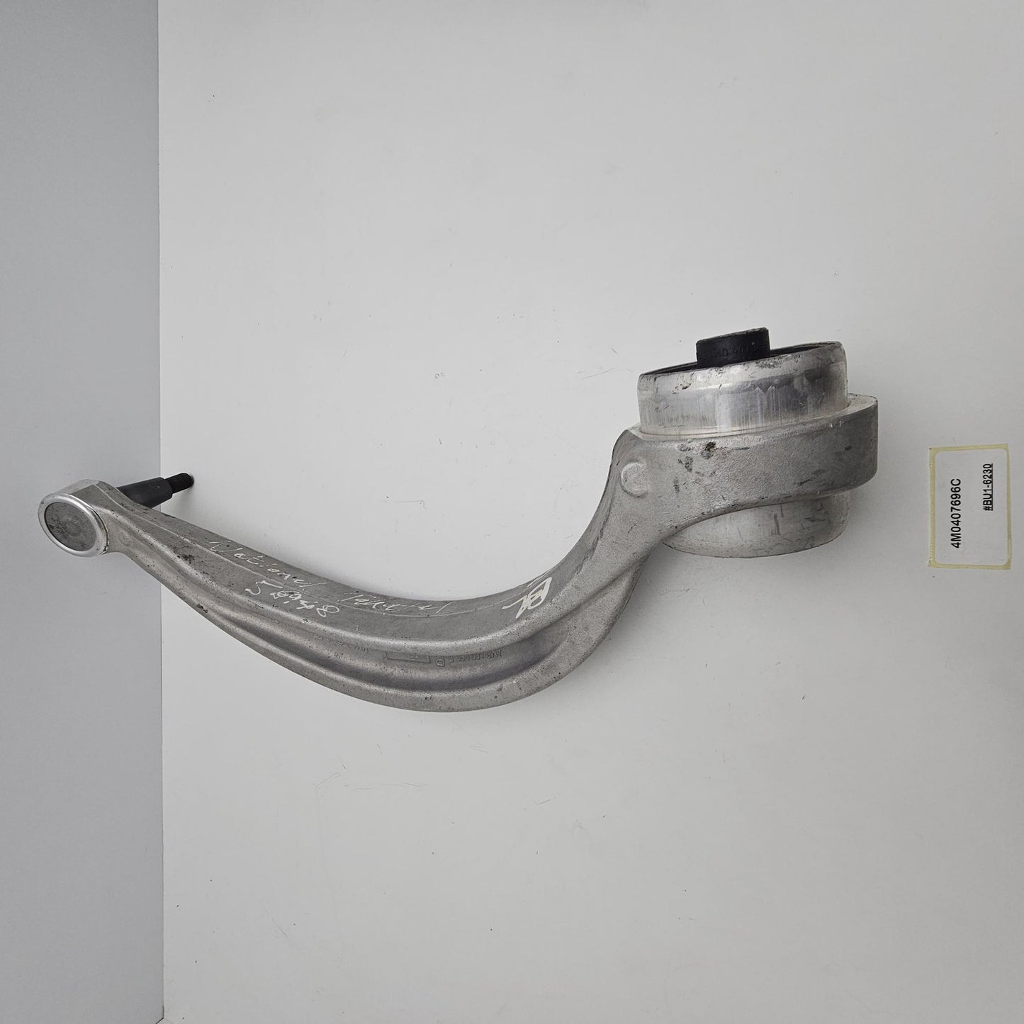 2017-2024 Audi E-Tron Front Right Curved Control Arm 4M0407696C