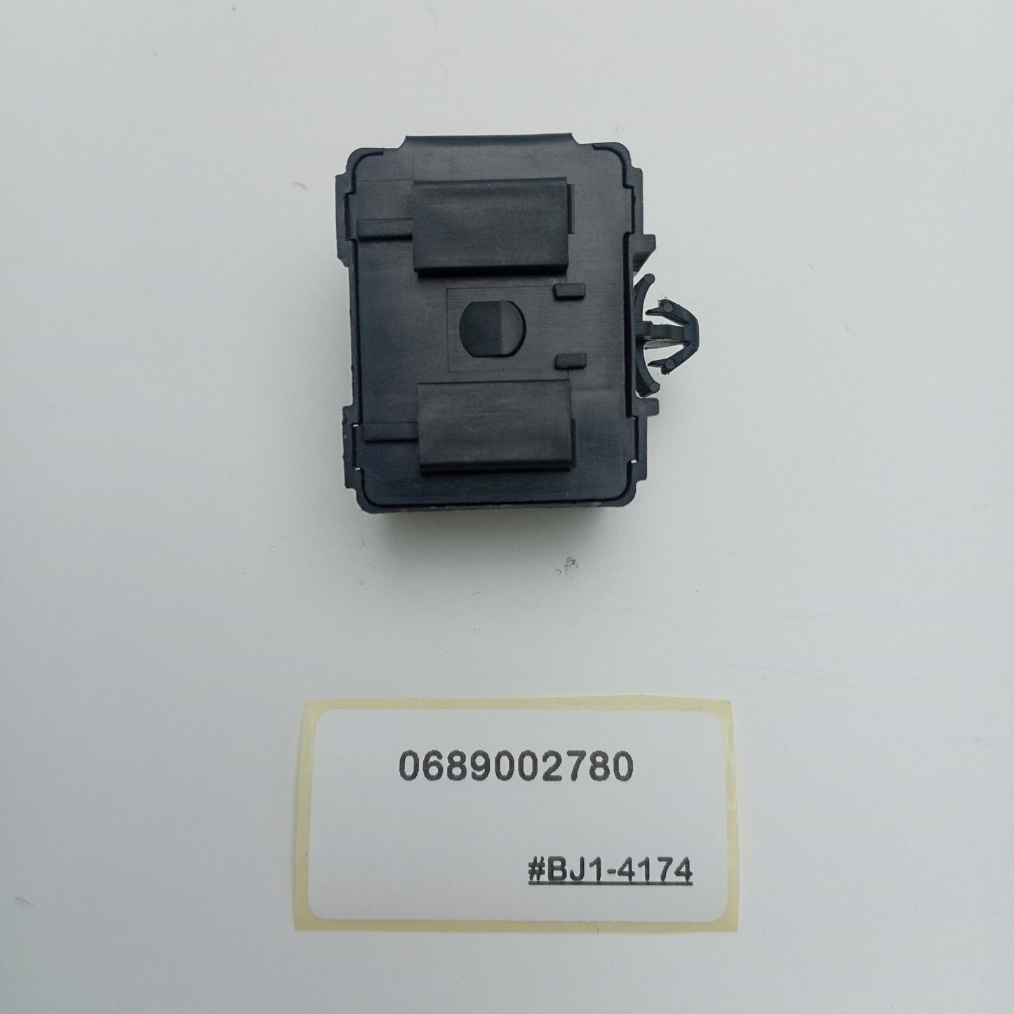 1998-2005 Lexus GS430 Buzzer Module Unit Assy 0689002780