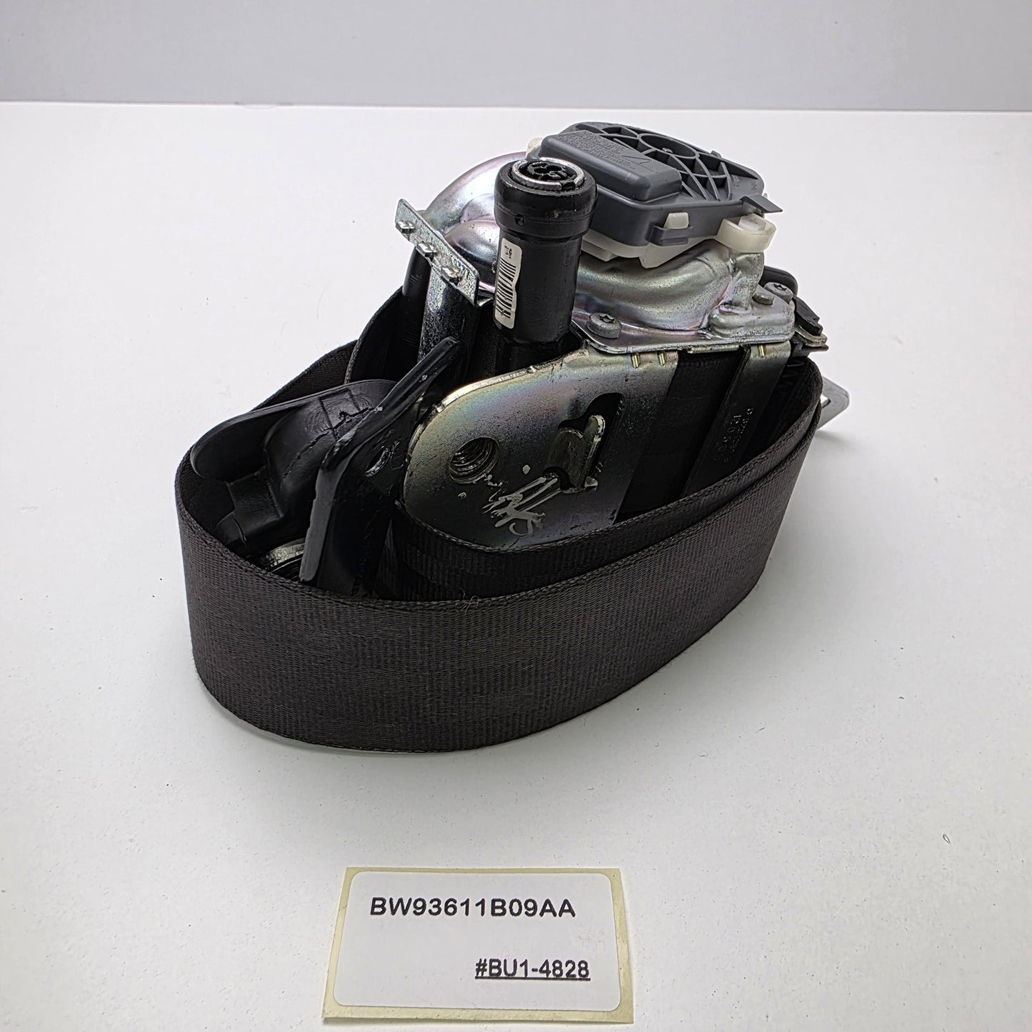 2010-2015 Jaguar XJ Front Left Seat Belt Retractor BW93611B09AA