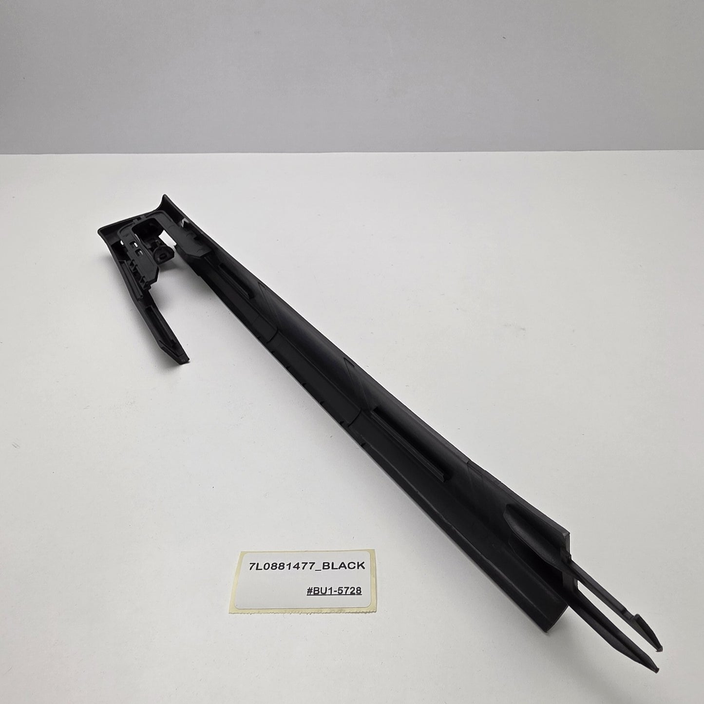 2006-2010 Audi Q7 Front Left Driver Seat Rail Trim Cover 7L0881477