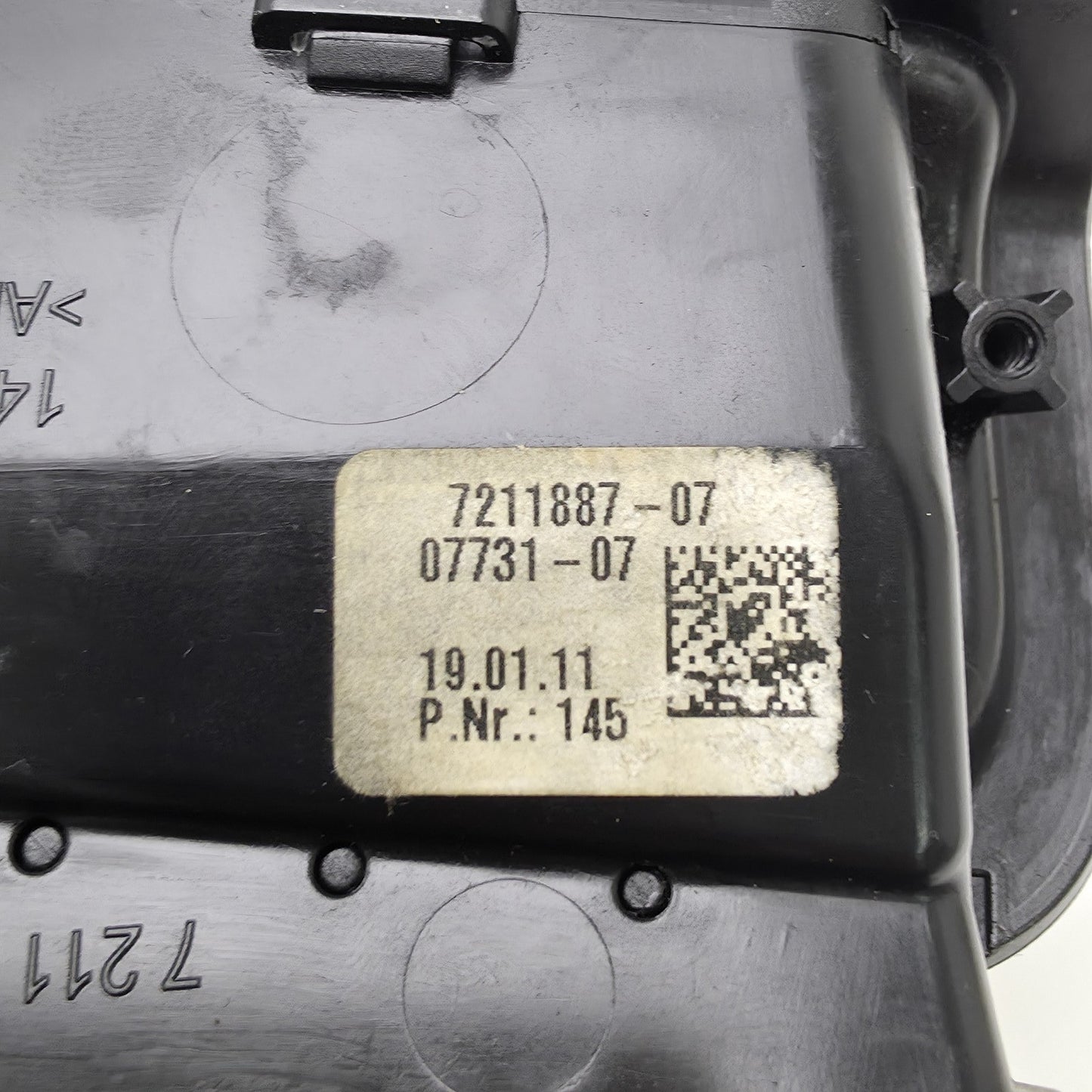 2012 BMW F10 B Pillar Air Vent Passenger Side Left Nearside 7211887