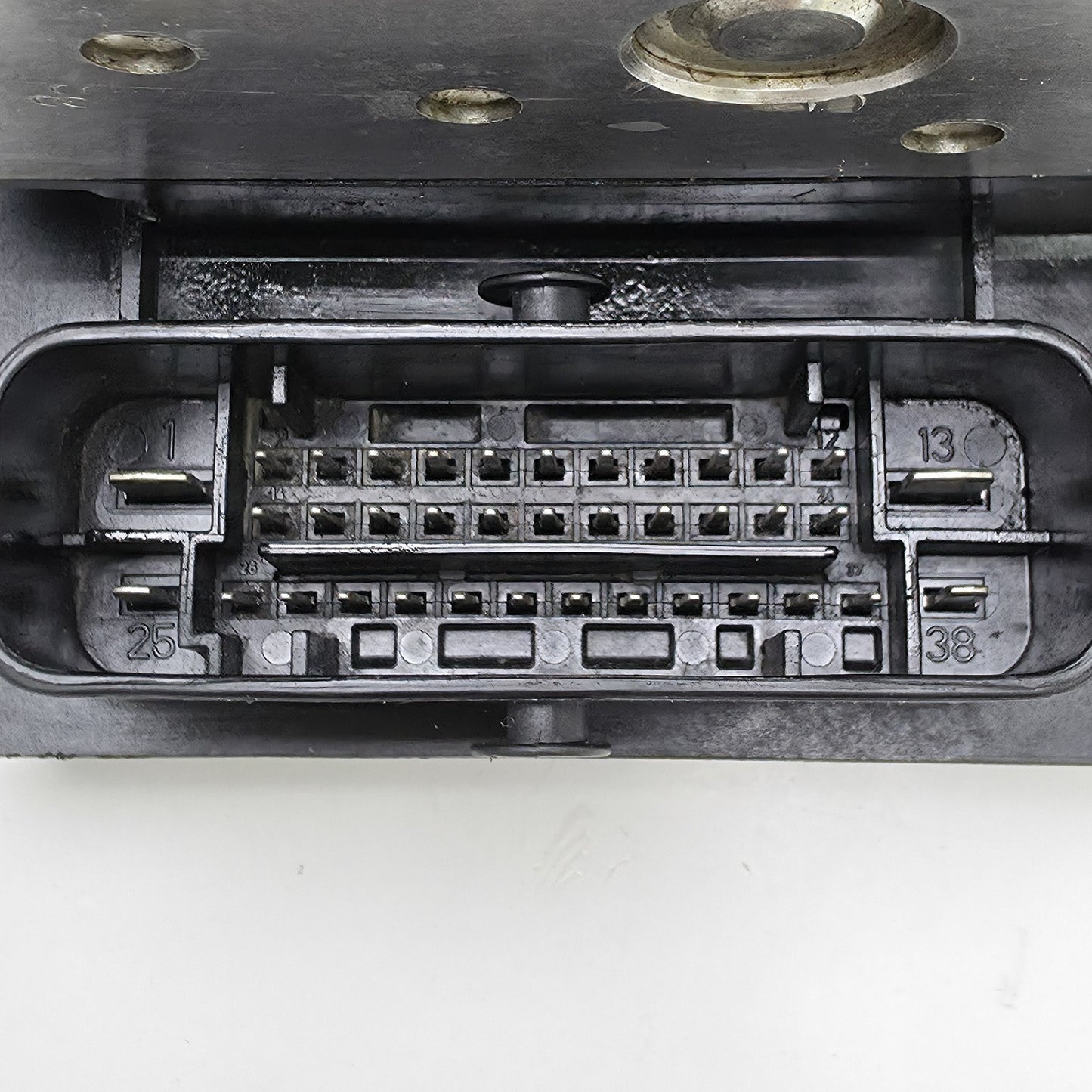 2010-2013 Mercedes-Benz E350 ABS Pump Controller Module A2124312912