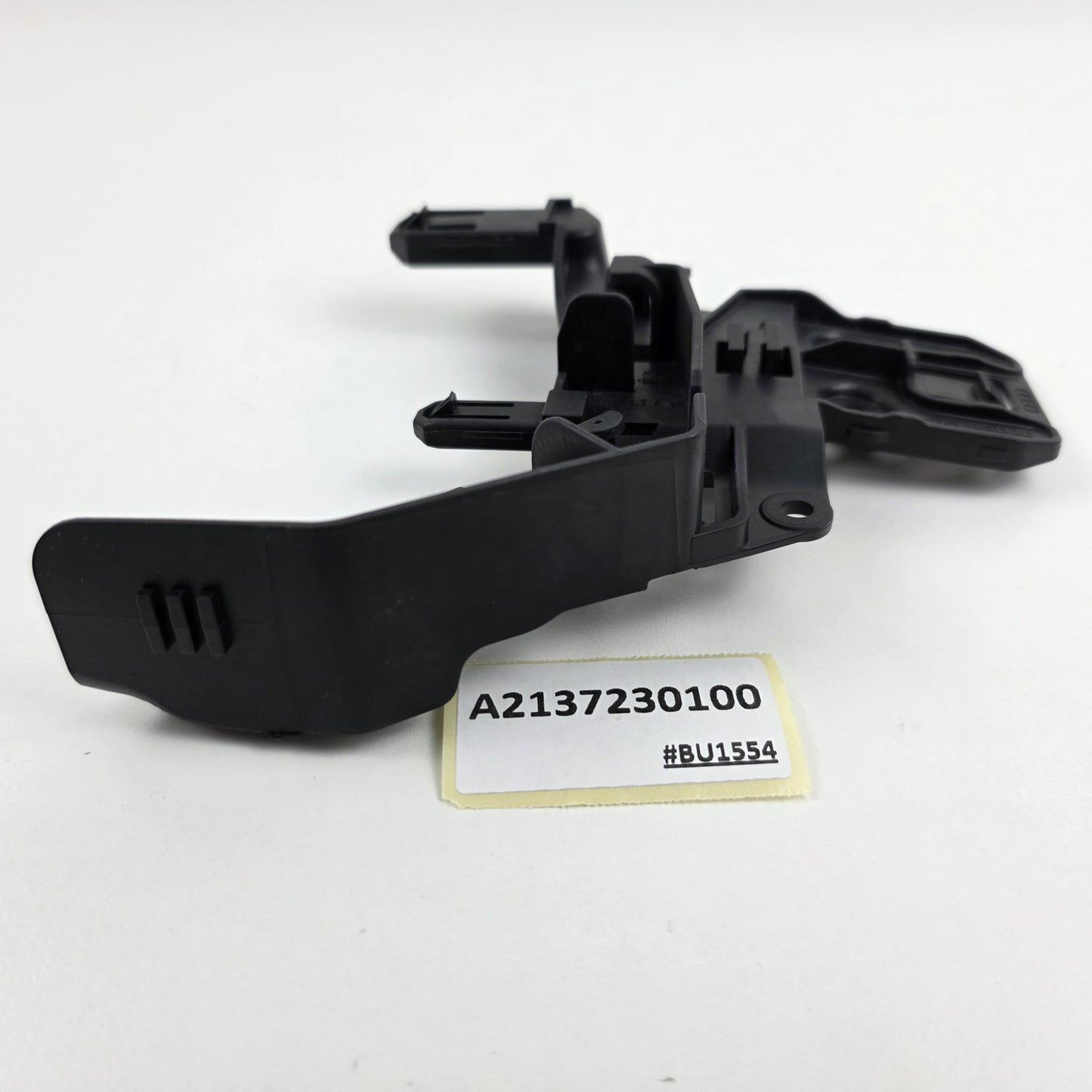 1995-2026 Mercedes-Benz E-Class FRONT LEFT DOOR LOCK BRACKET A2137230100