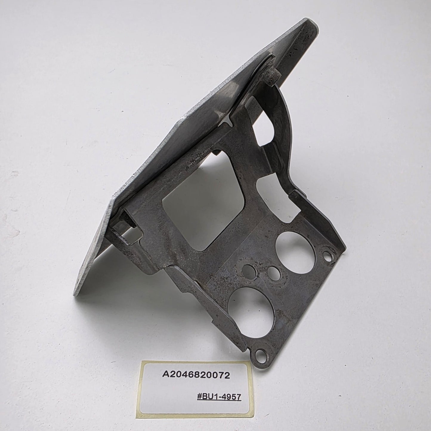 2012 Mercedes-Benz C300 ABS Brake Pump Mount Bracket Holder Plate A2046820072