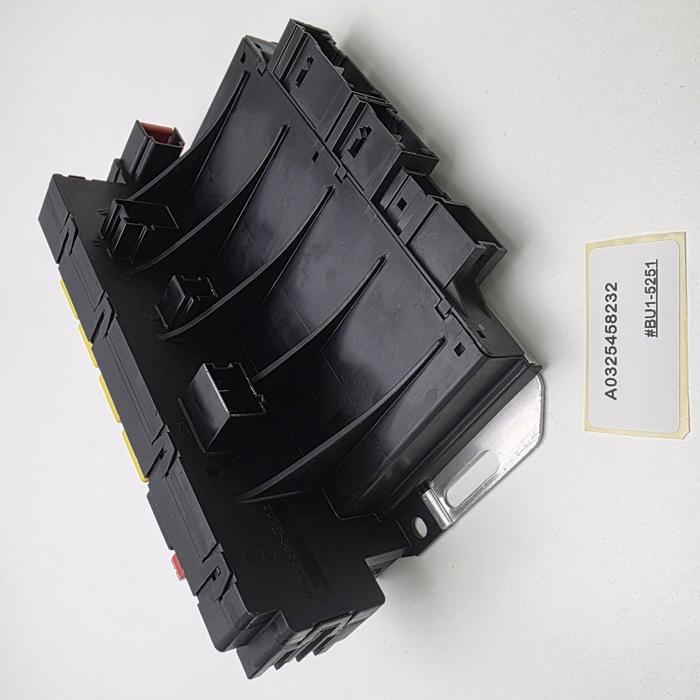 2004-2006 Mercedes-Benz CL Module Fuse Relay Box A0325458232