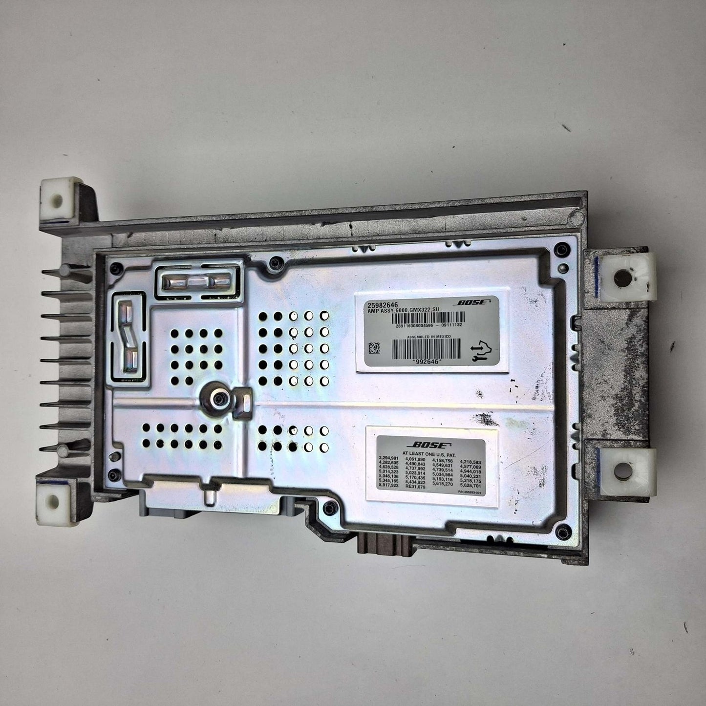2009-2011 Cadillac CTS Amplifier Radio Speaker Assembly 25982646