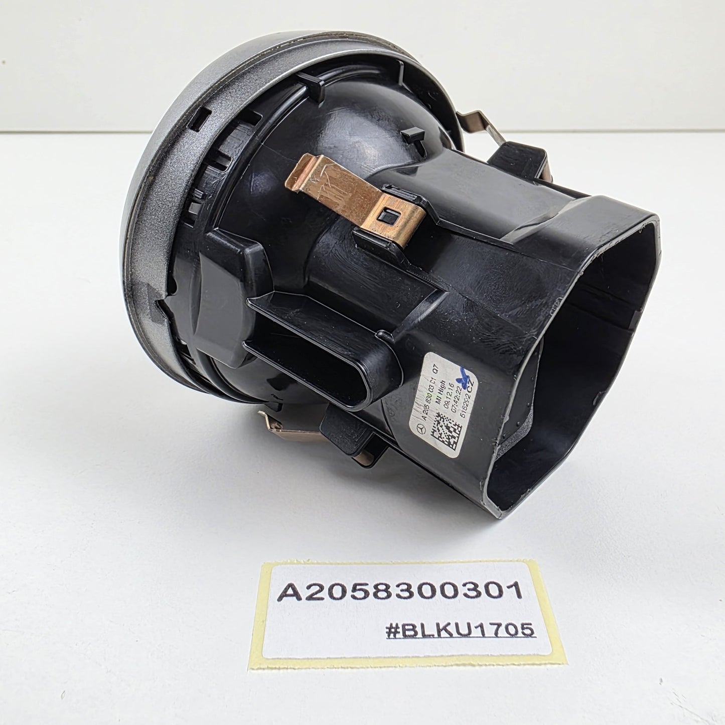 2015-2021 Mercedes-Benz C W205 Center Dashboard Air Vent A2058300301