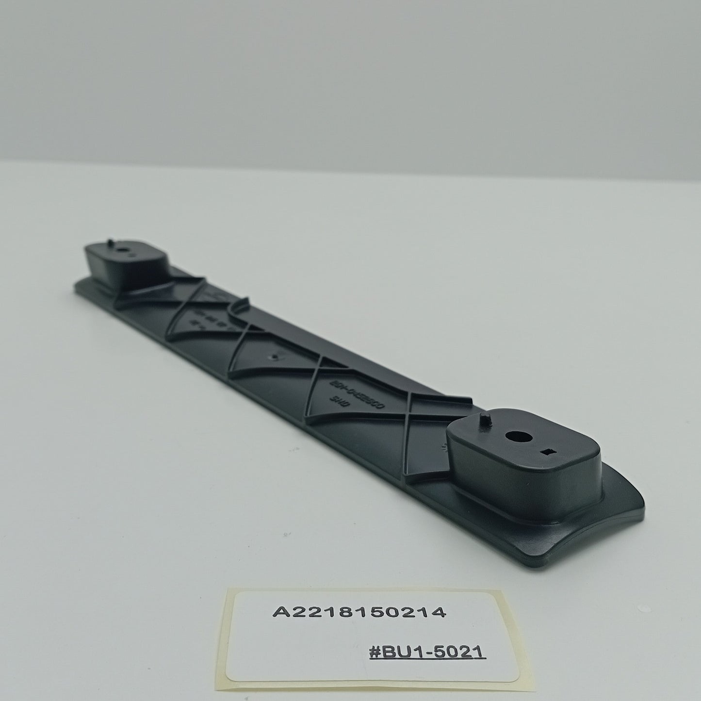 2006-2013 Mercedes-Benz W221 BRACKET RIGHT HANDLE A2218150214
