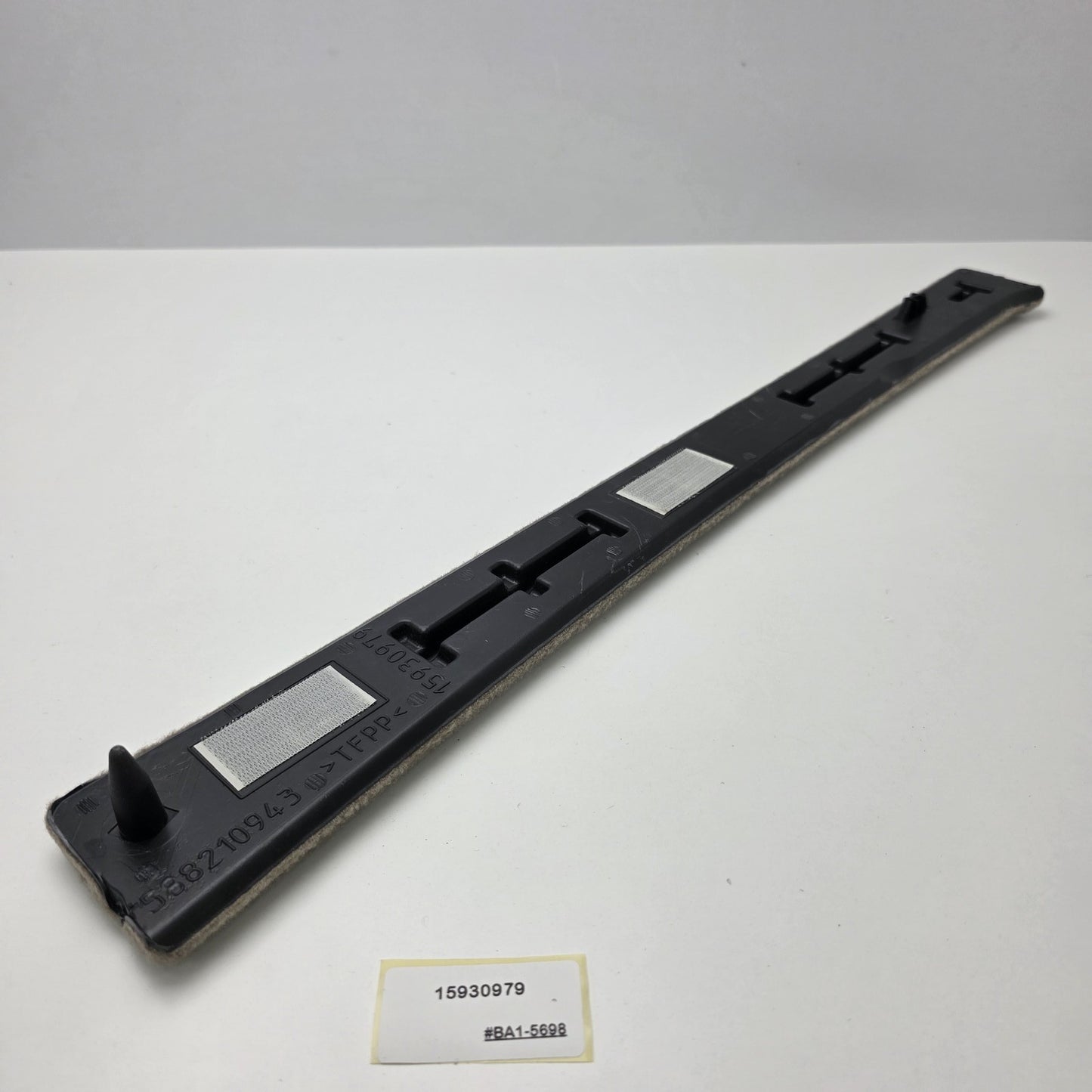 2010-2016 Cadillac SRX Trunk Trim Center Rear 15930979