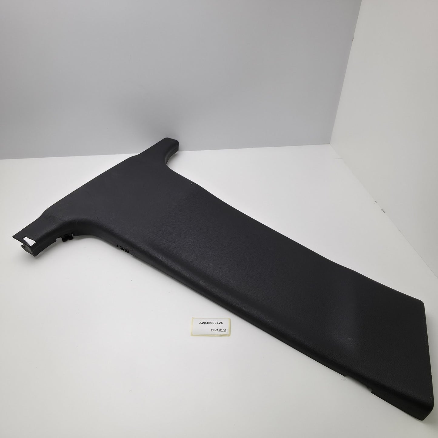 2007-2014 Mercedes-Benz C-Class B-Pillar Lower Trim A2046900425
