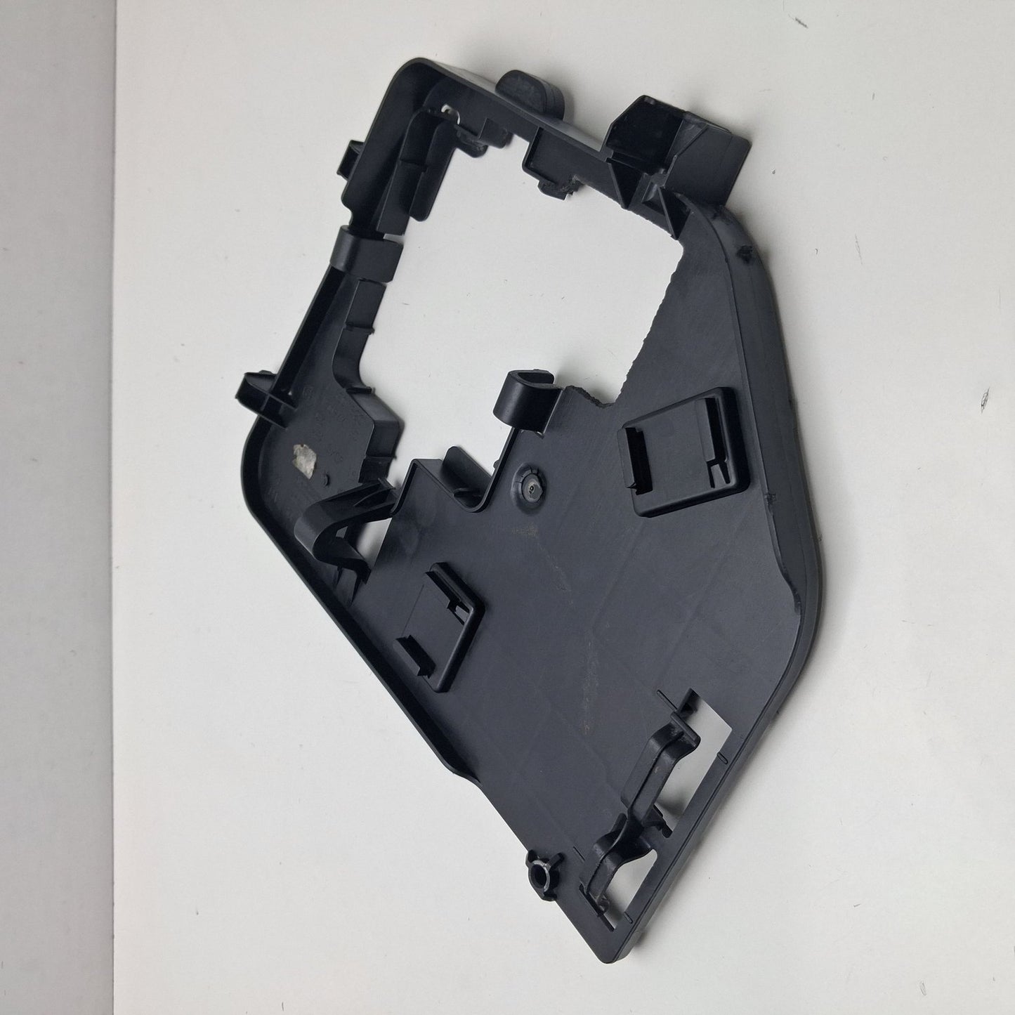 2011-2015 BMW 650i Integrated Power Supply Carrier Plate 7590620