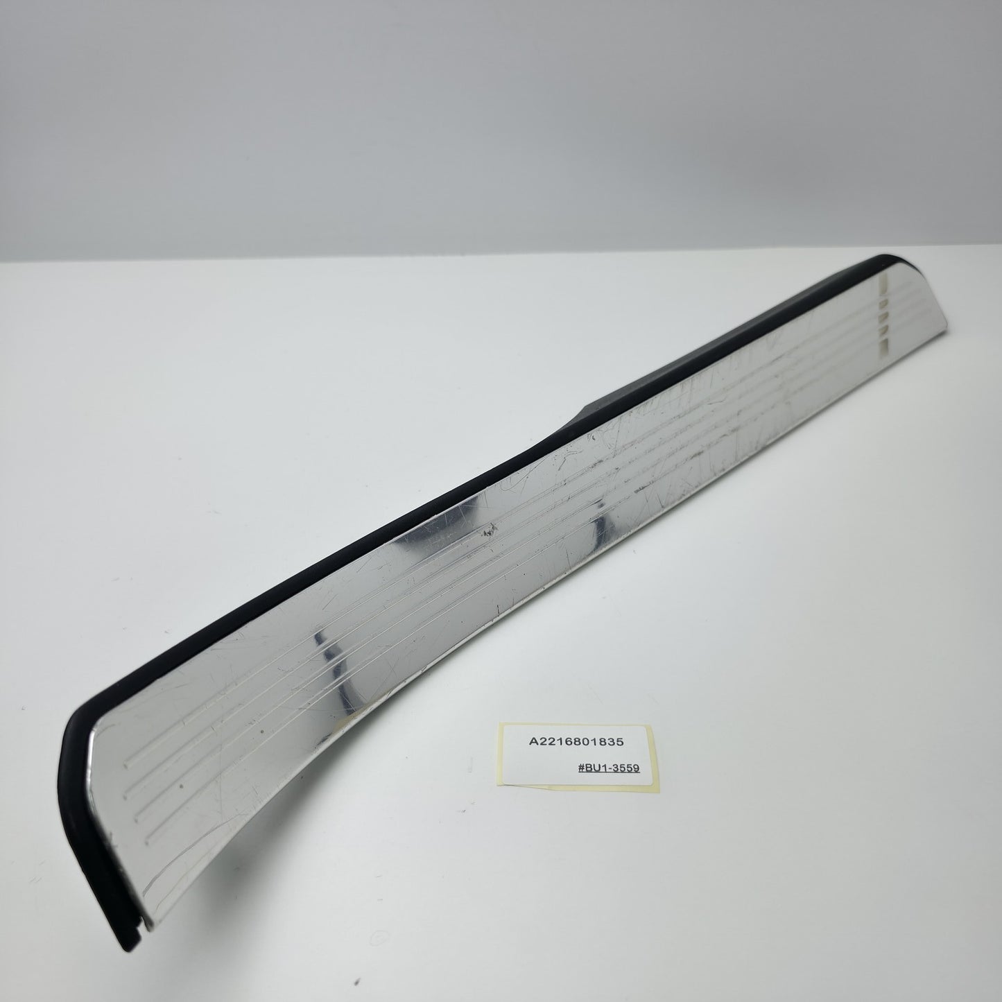 2005-2013 Mercedes-Benz W221 Rear Right Door Entrance Cover Rail A2216801835