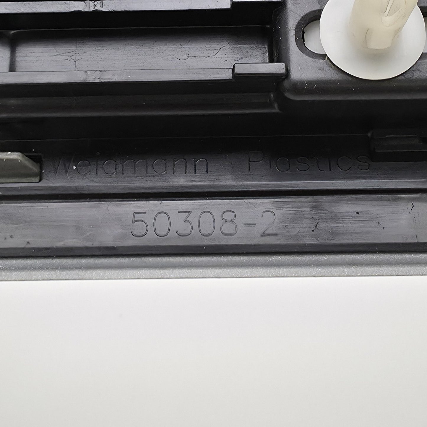 2007-2013 Mercedes-Benz S-Class Door Sill Plate A2216800235