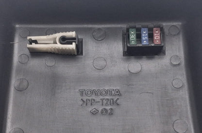 2003 Lexus ES300 Fuse Box Cover Upper 8266233211