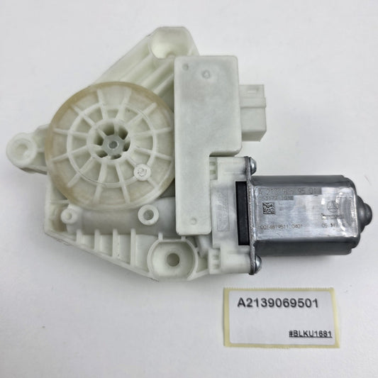 2016-2018 Mercedes-Benz GLC X253 FR Door Window Regulator Motor A2139069501