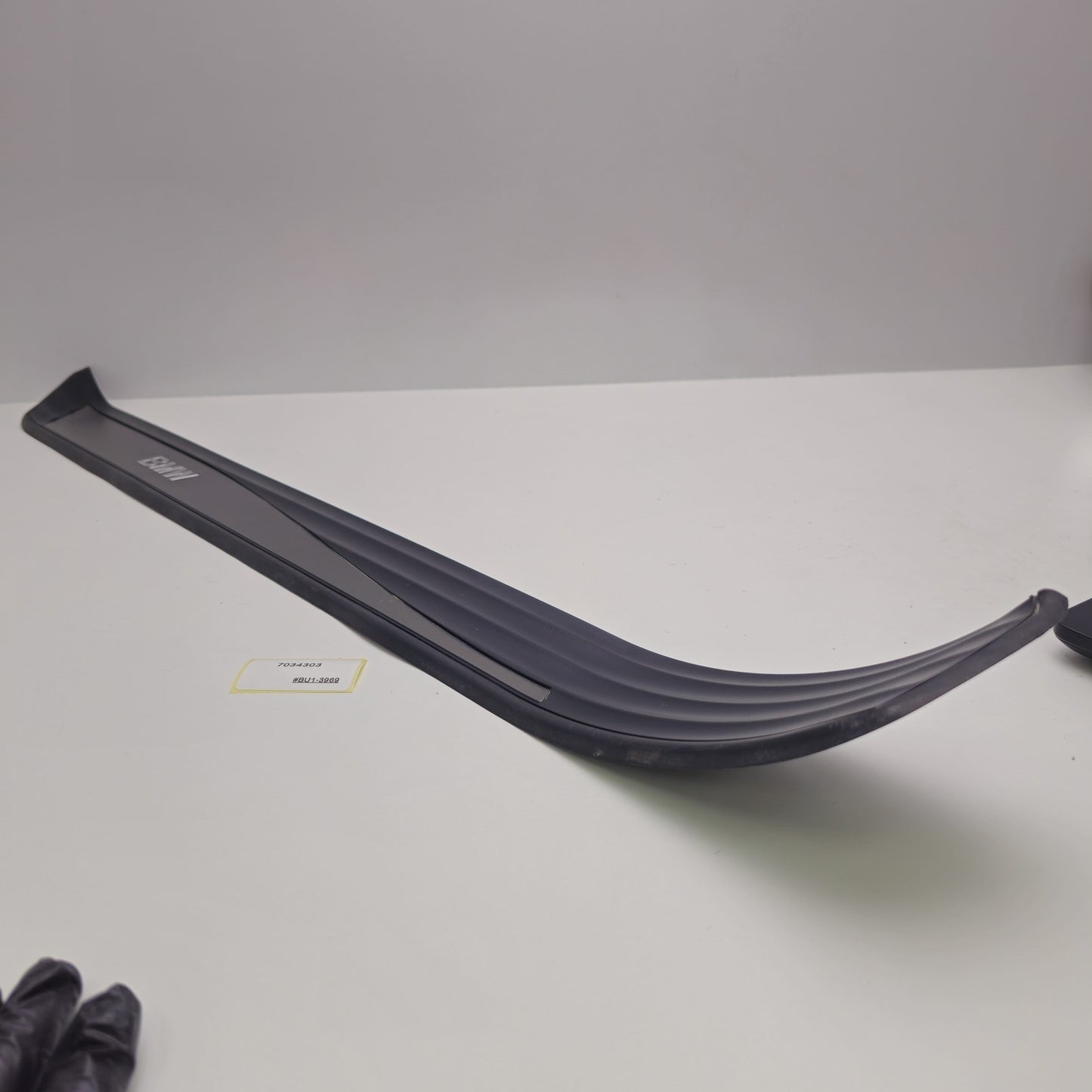 2004-2010 BMW 5 FRONT LEFT DOOR SILL TRIM 7034303