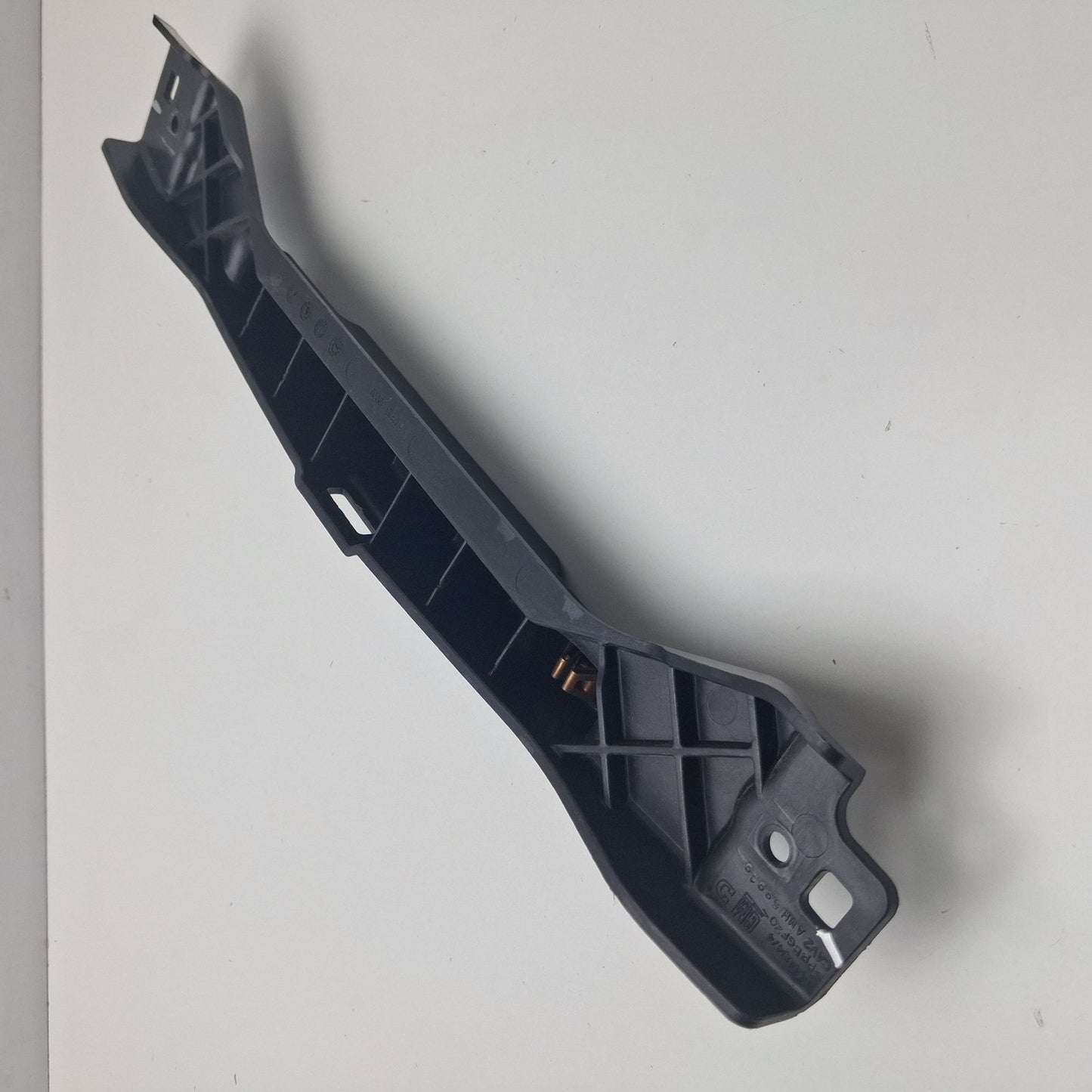 2014-2019 Cadillac CTS Rear Bumper Retainer Support Bracket 105089474