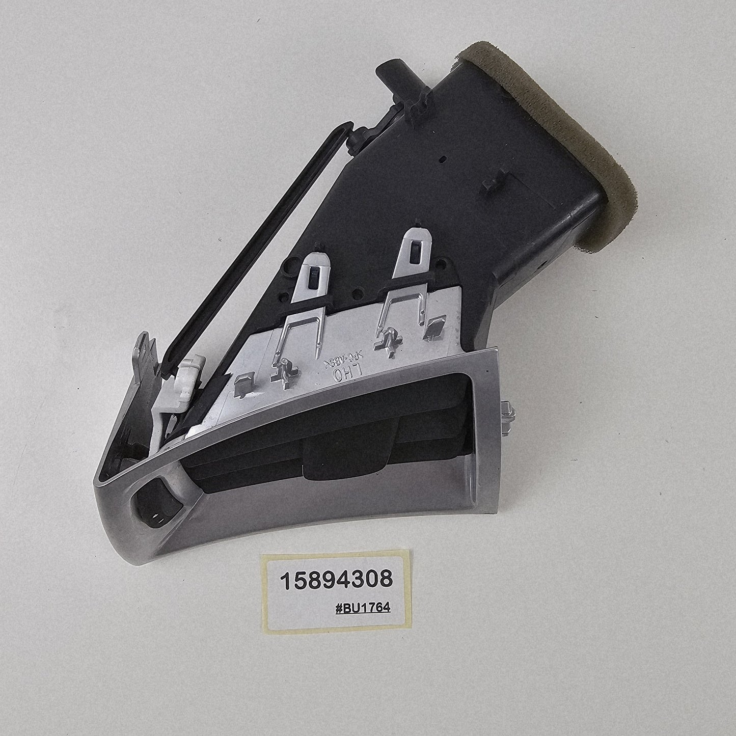 2010-2016 Cadillac SRX Front Dashboard Air Vent Trim 15894308