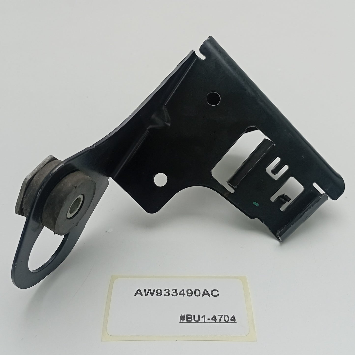 2015 Jaguar XJL POWER STEERING TANK MOUNT AW933490AC