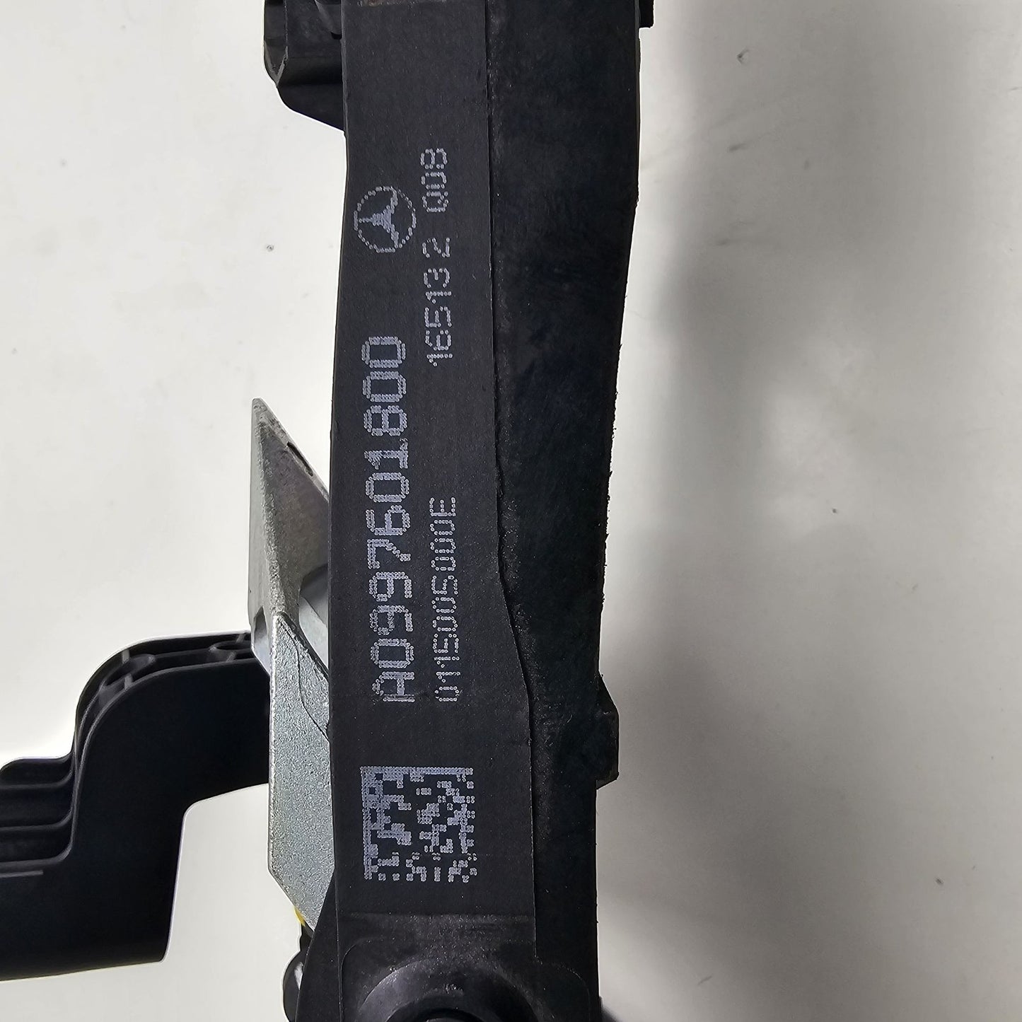 2014-2021 Mercedes-Benz W205 Door Handle Bracket A0997601800