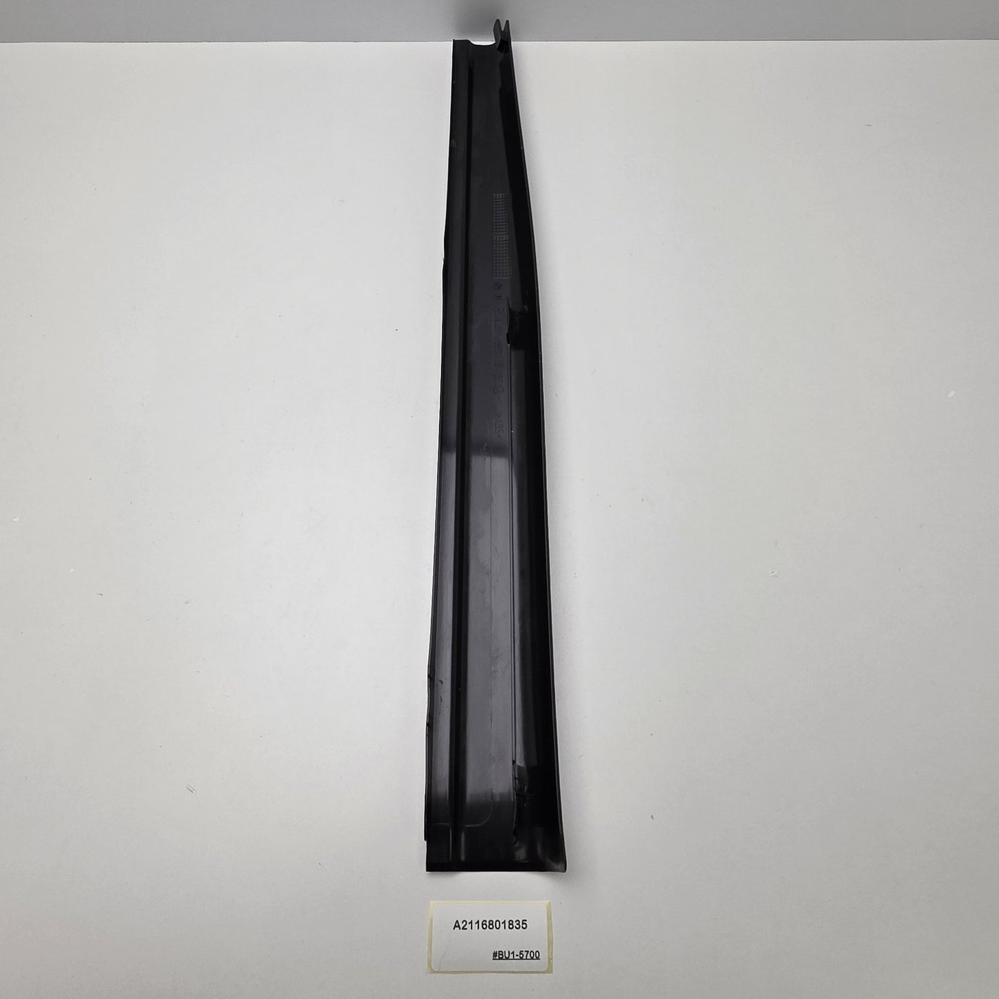 2002-2009 Mercedes-Benz E-Class Front Right Door Sill Entry Trim A2116801835