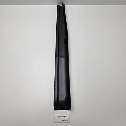 2002-2009 Mercedes-Benz E-Class Front Right Door Sill Entry Trim A2116801835