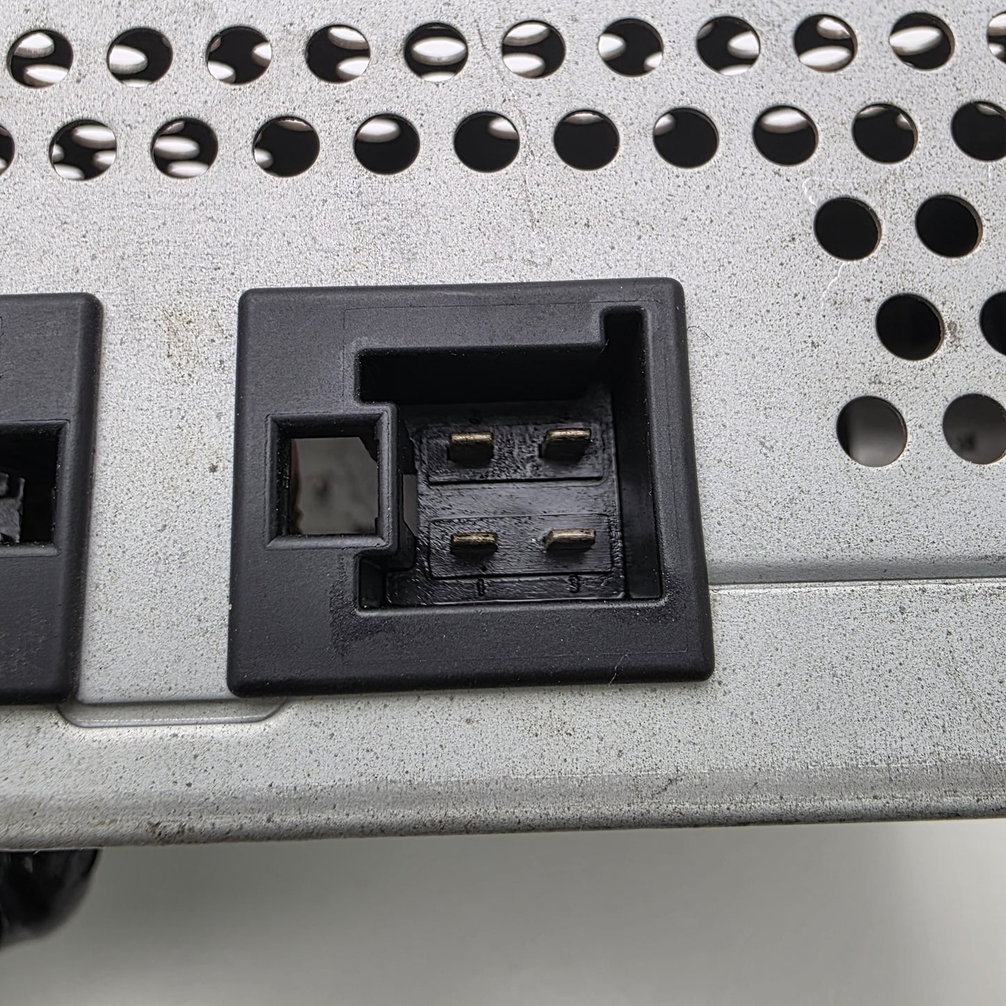 2005-2009 Mercedes-Benz S-Class Audio Amplifier A2218209089