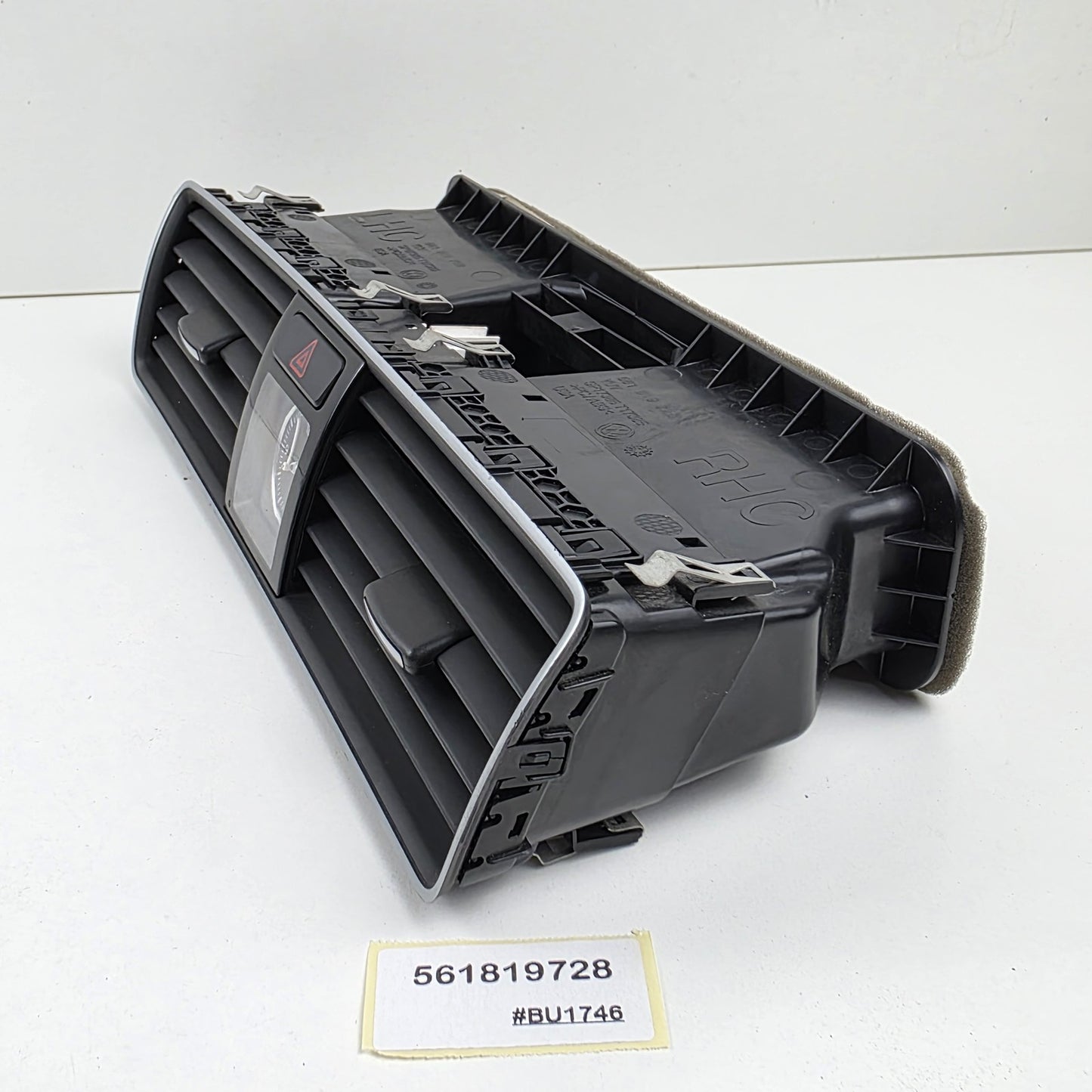 2012-2018 Volkswagen Passat Instrument Panel Air Duct 561819728