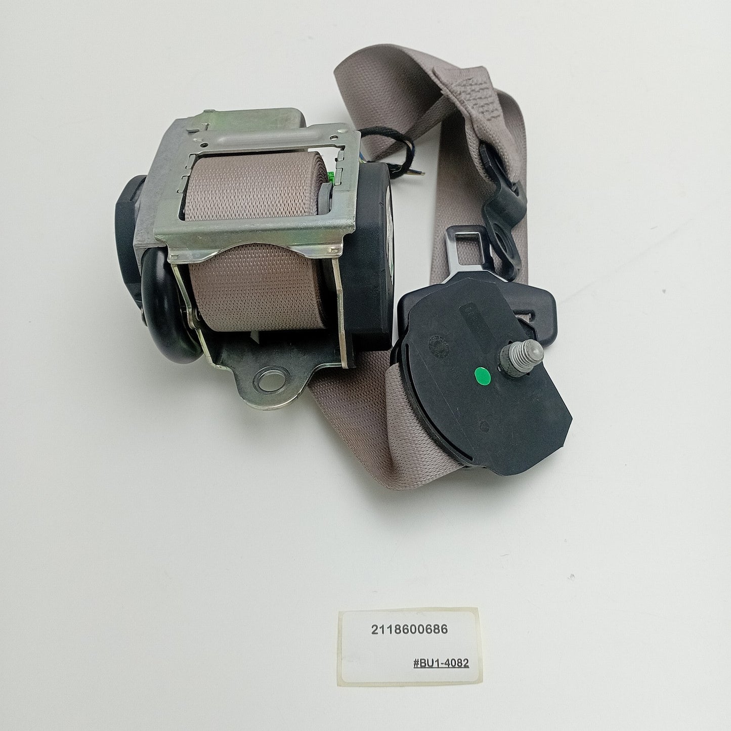 2003-2006 Mercedes-Benz E350 Front Right Passenger Seat Belt 2118600686