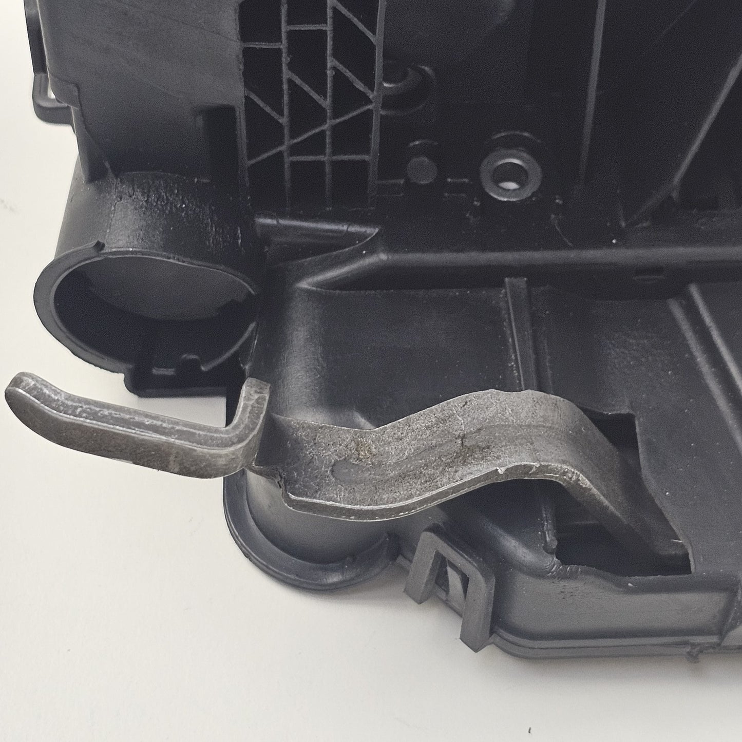 2001-2007 Mercedes-Benz C32 AMG Door Lock Actuator Motor Front Right 2037200435