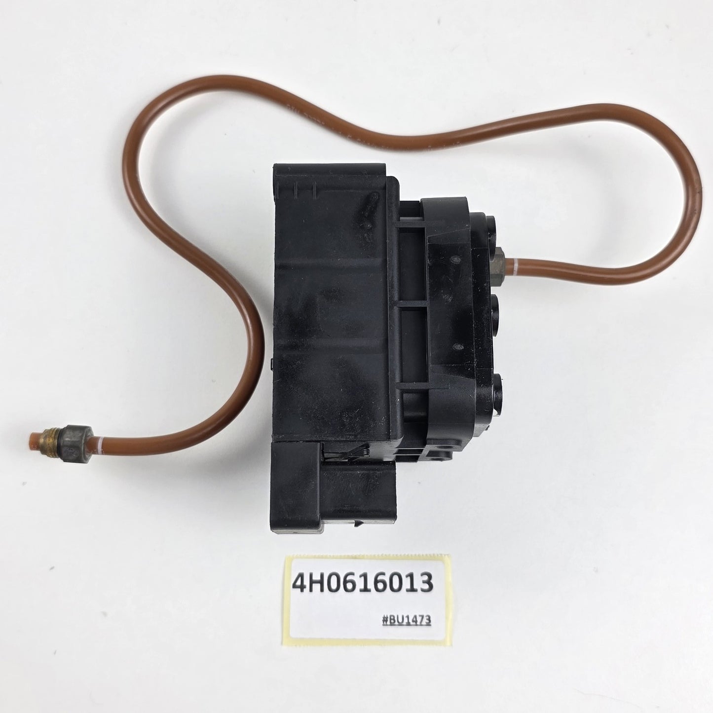 2012-2018 Audi A7 Air Suspension Valve Block 4H0616013