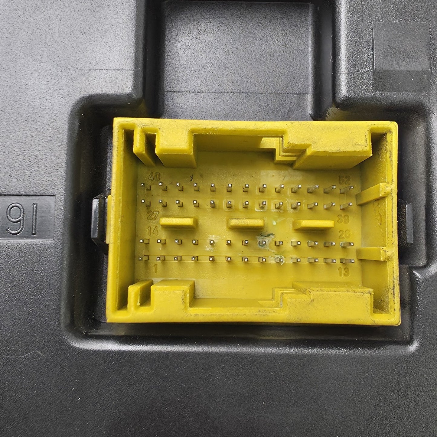 2008-2011 Mercedes-Benz C230 Rear SAM Module Fuse Box Relay 2045458201