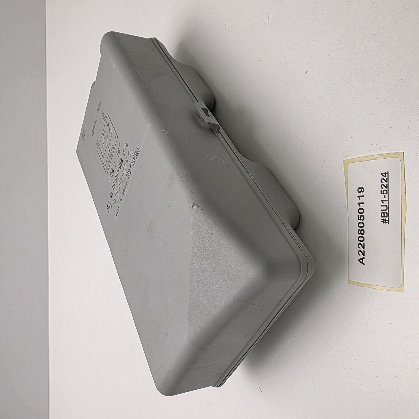2000-2006 Mercedes-Benz CL Vacuum Pump Reservoir Tank A2208050119
