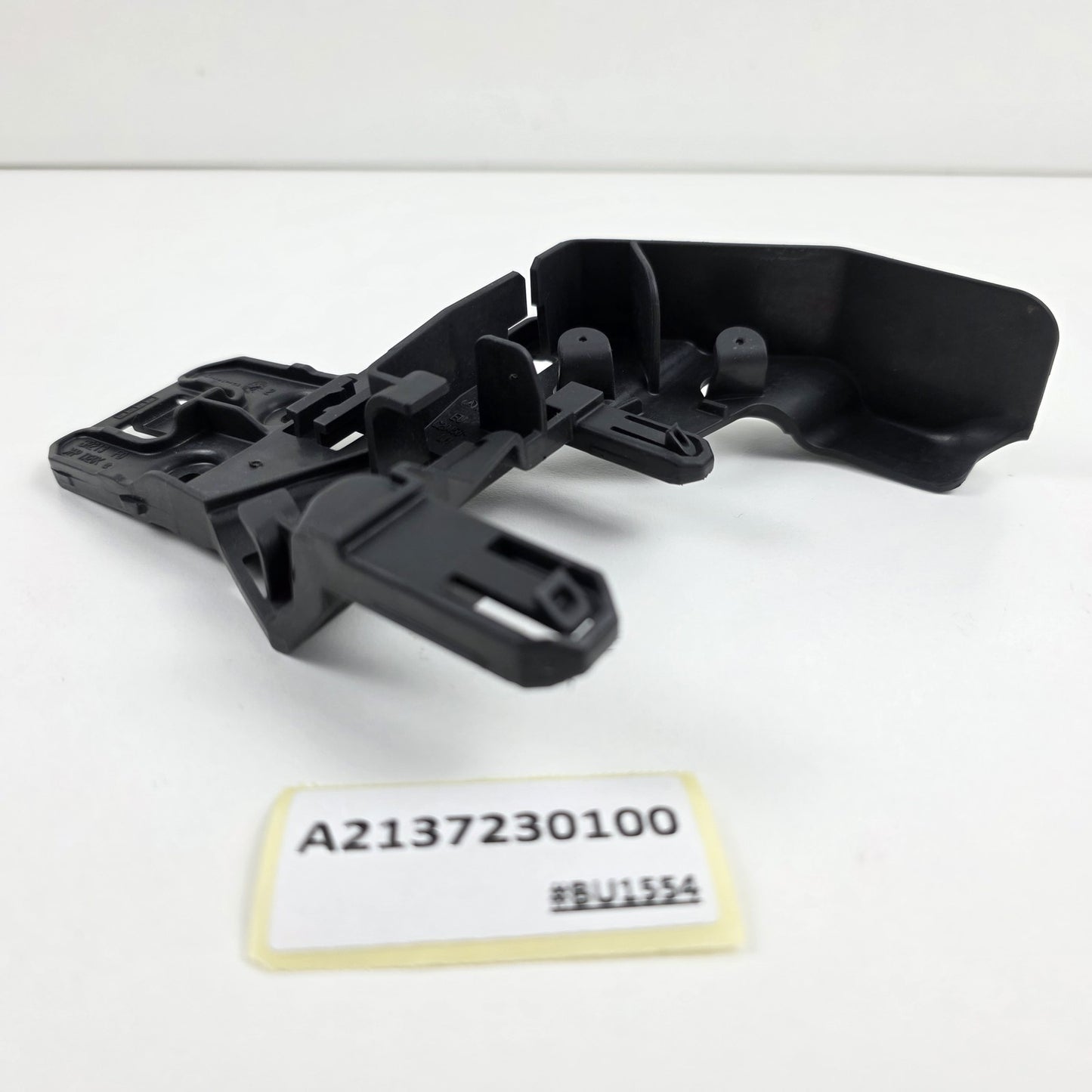 1995-2026 Mercedes-Benz E 450 FRONT LEFT DOOR LOCK BRACKET A2137230100