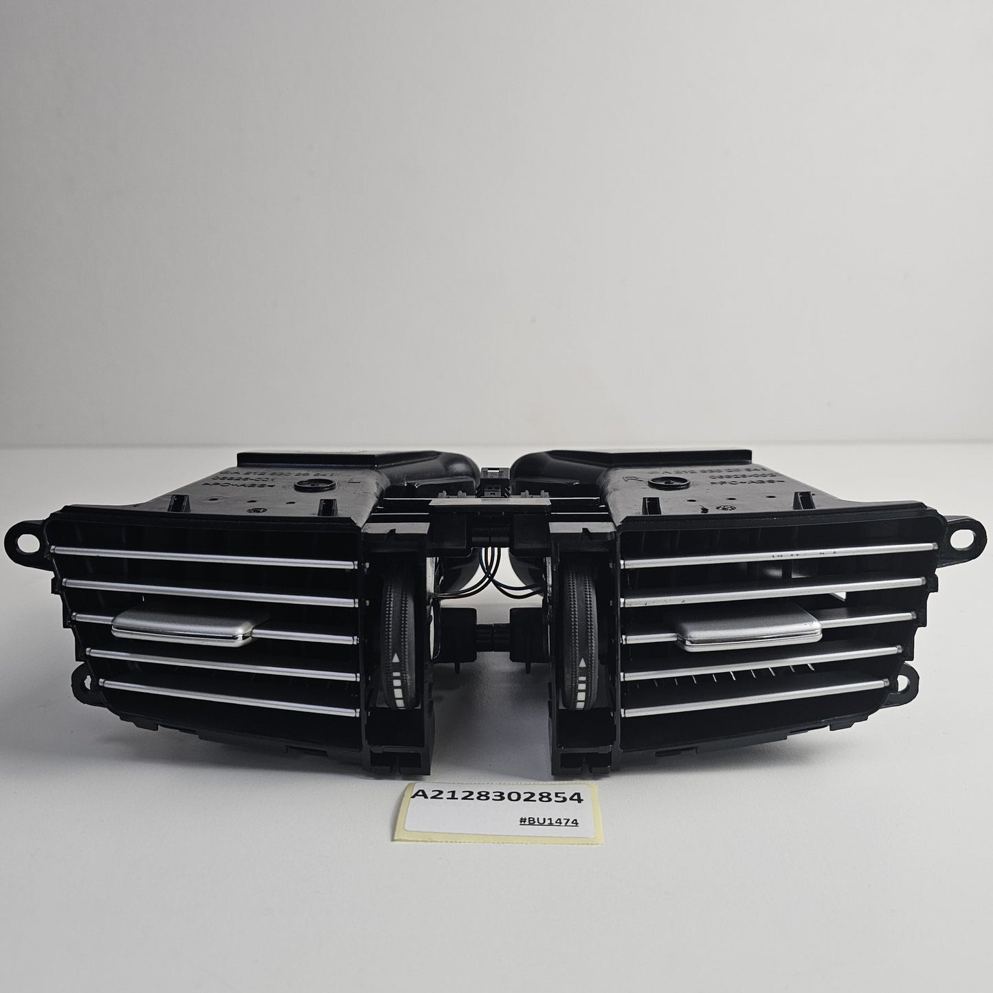 2012-2014 Mercedes-Benz E-Class W212 Dashboard Center Air Vent Grill A2128302854