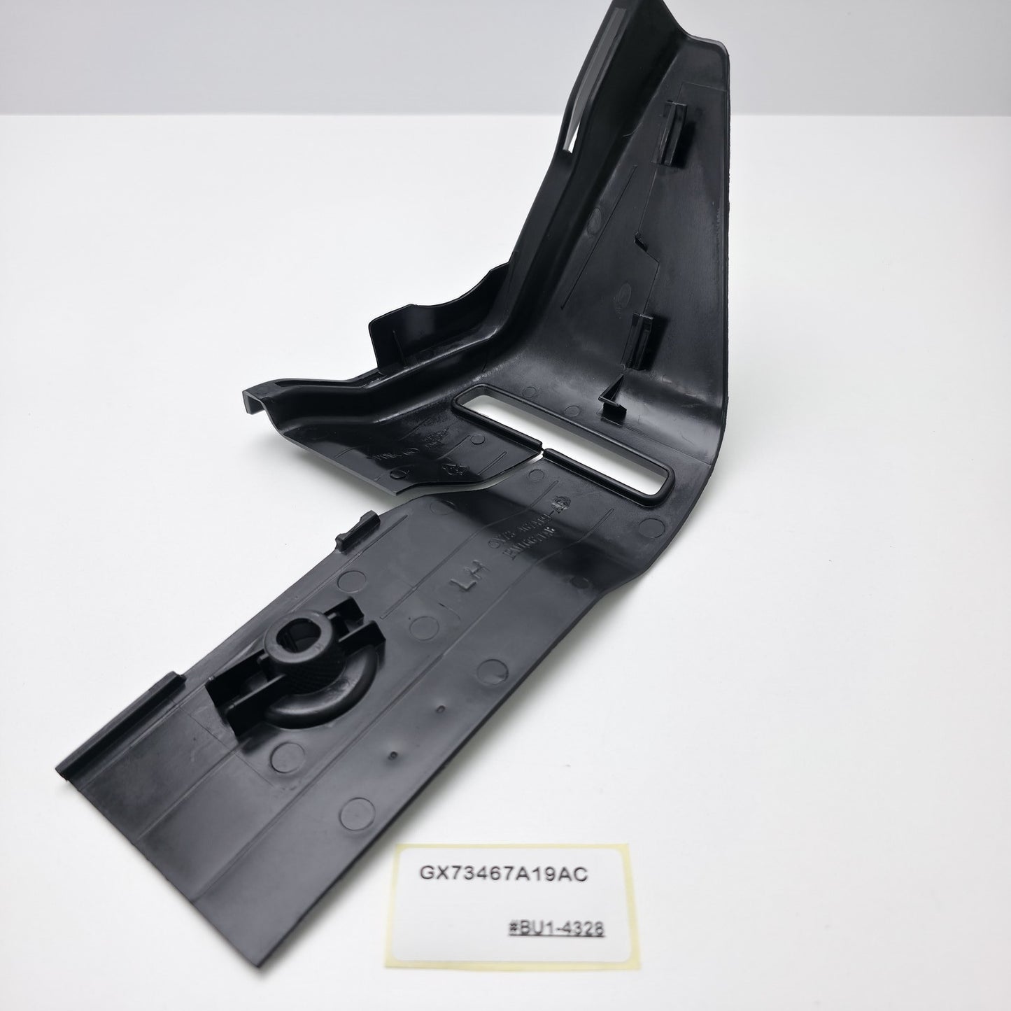 2015-2019 Jaguar XE REAR LEFT SIDE SEAT BELT PLASTIC COVER GX73467A19AC