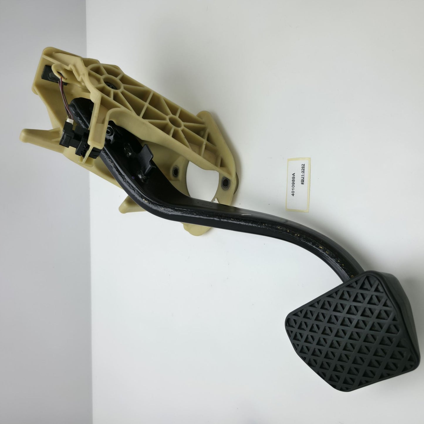 2010-2017 BMW 5 BRAKE PEDAL 4010989A