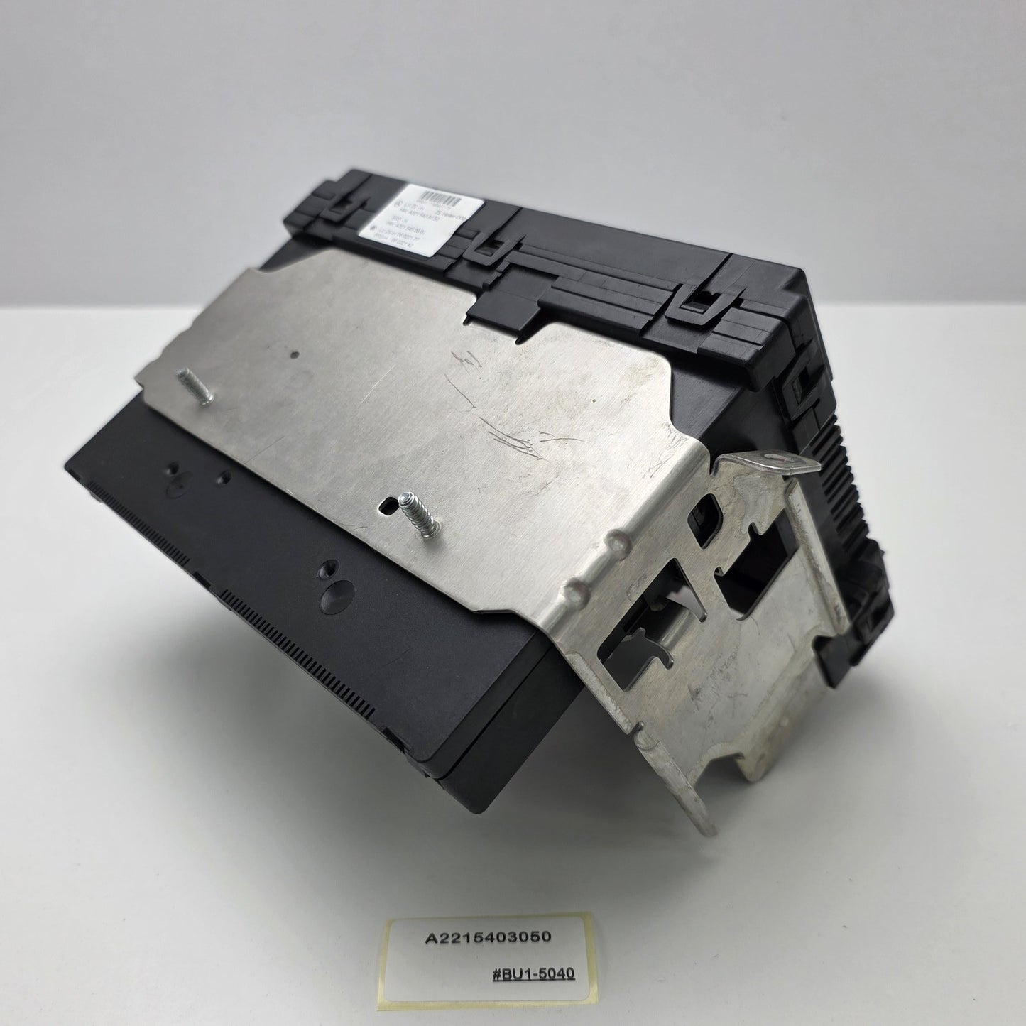 2007-2013 Mercedes-Benz CL550 Rear Trunk SAM Fuse Box Relay Module A2215403050