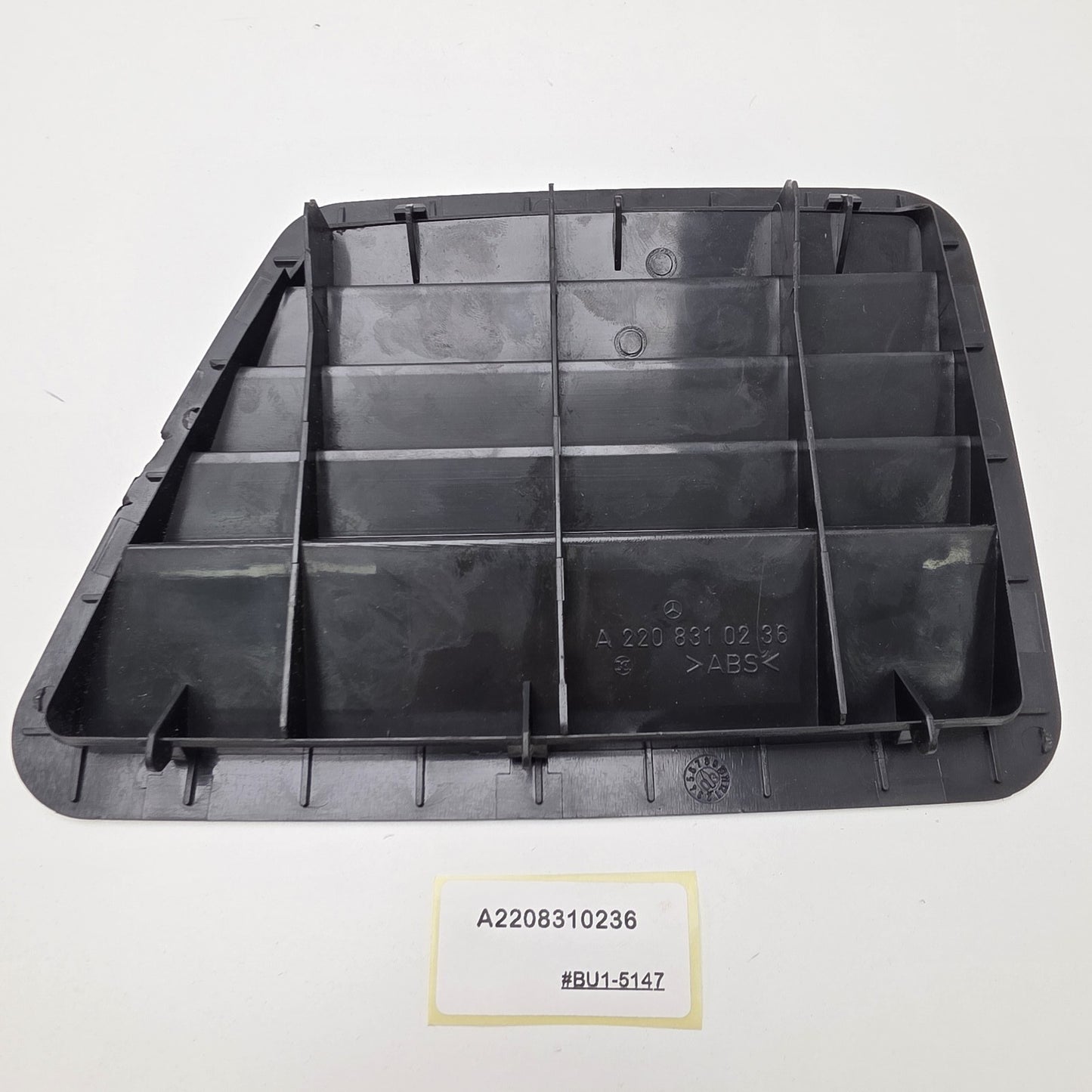 1998-2005 Mercedes-Benz S Rear Right Air Vent Grille A2208310236