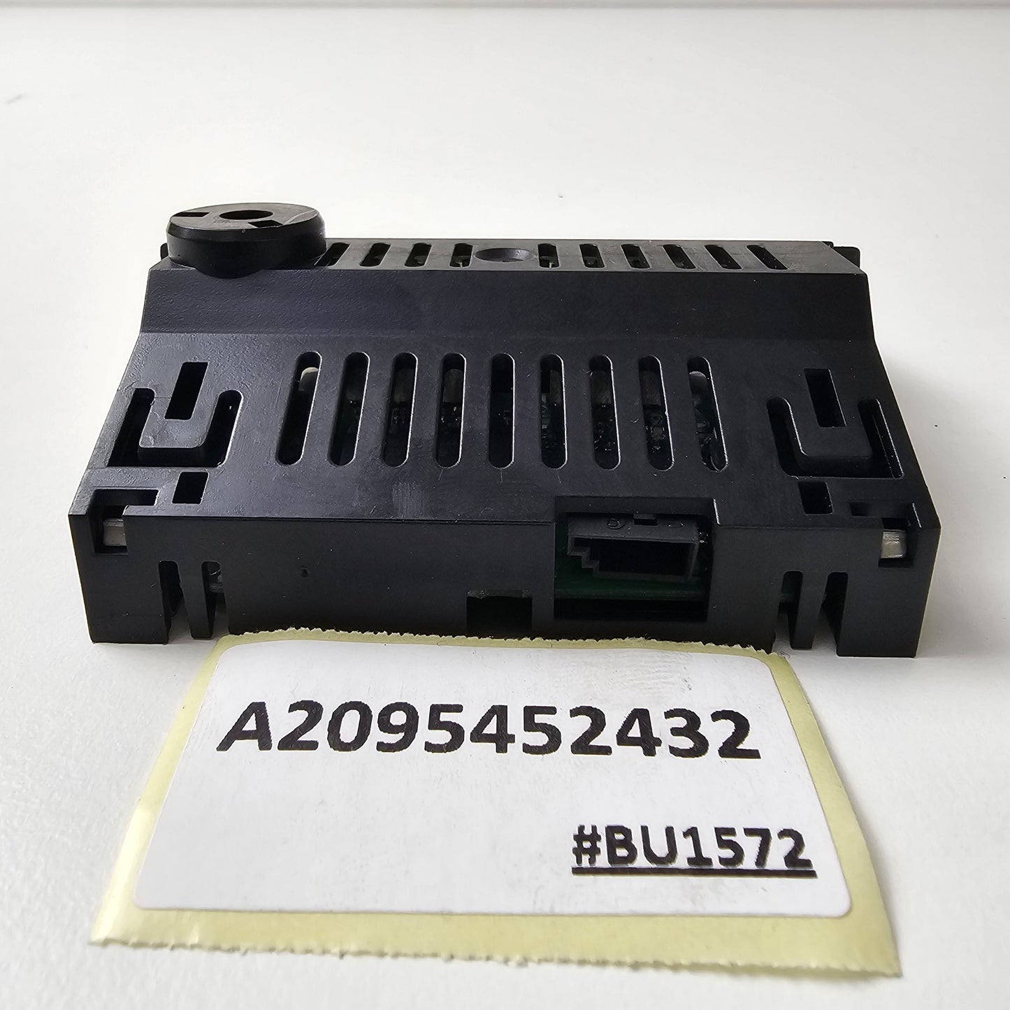 2004-08 Mercedes-Benz CLK W209 Parking Display Sensor Control Unit A2095452432