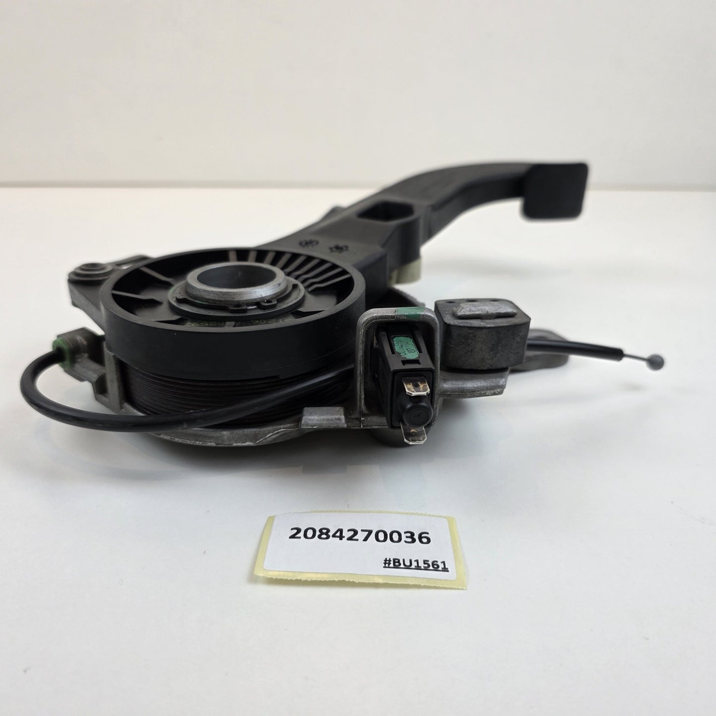 2002-2008 Mercedes-Benz CLS C219 Parking Brake Lever Pedal Assembly 2084270036