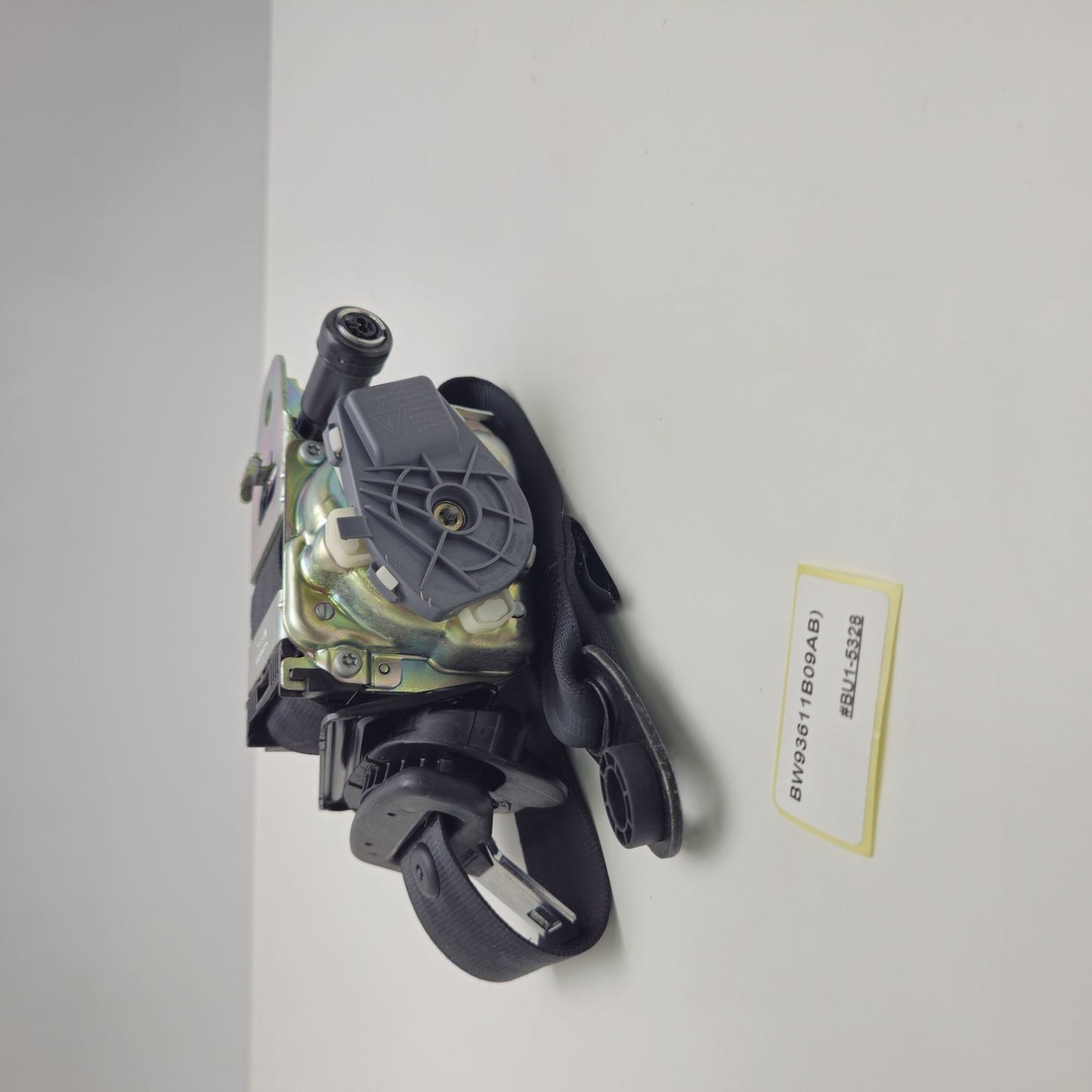 2011-2019 Jaguar XJ Front Left Driver Seat Belt Retractor BW93611B09AB