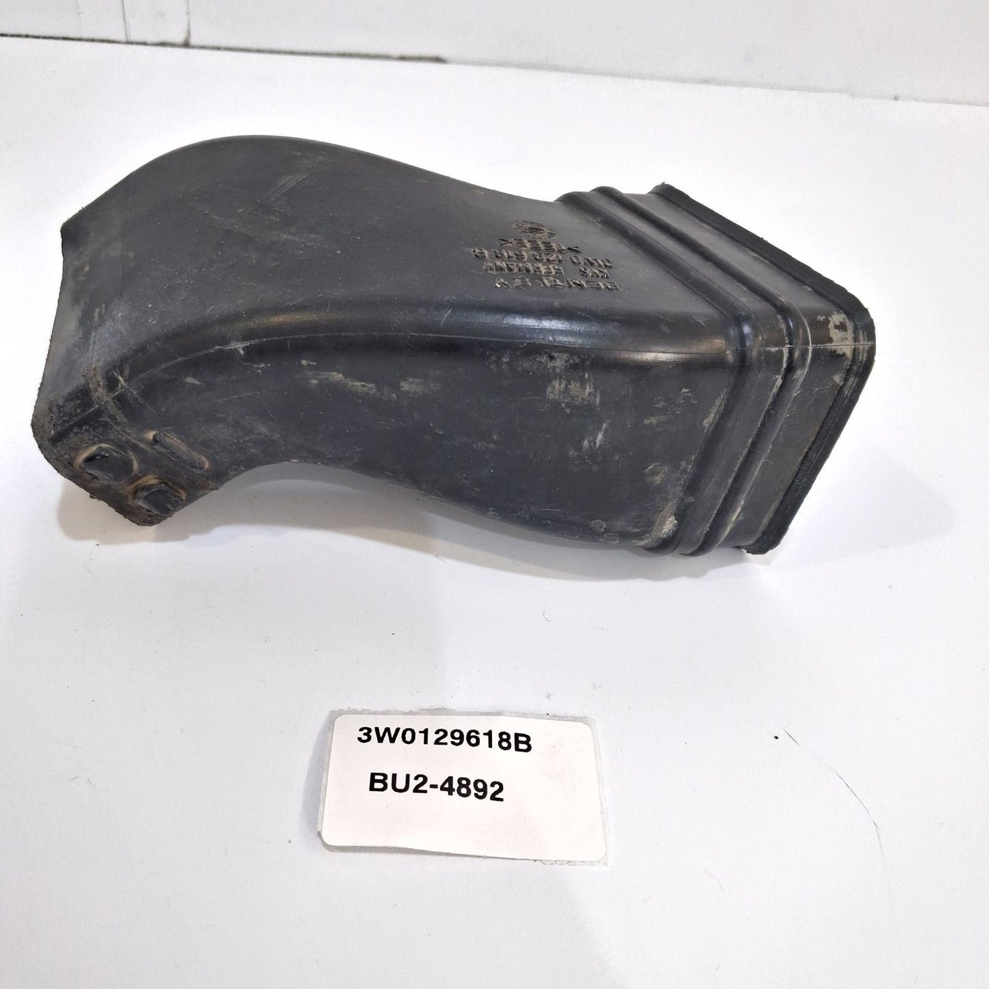 2005-2008 Bentley Flying Spur Intake Air Duct 3W0129618B
