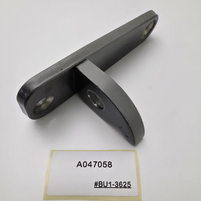 2021 BMW 3 DOOR HINGE A047058