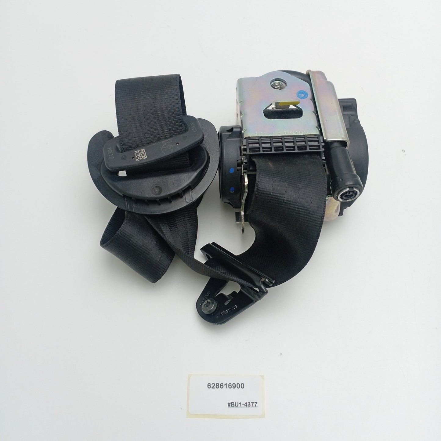 2015 Jaguar XE Front seatbelt 628616900