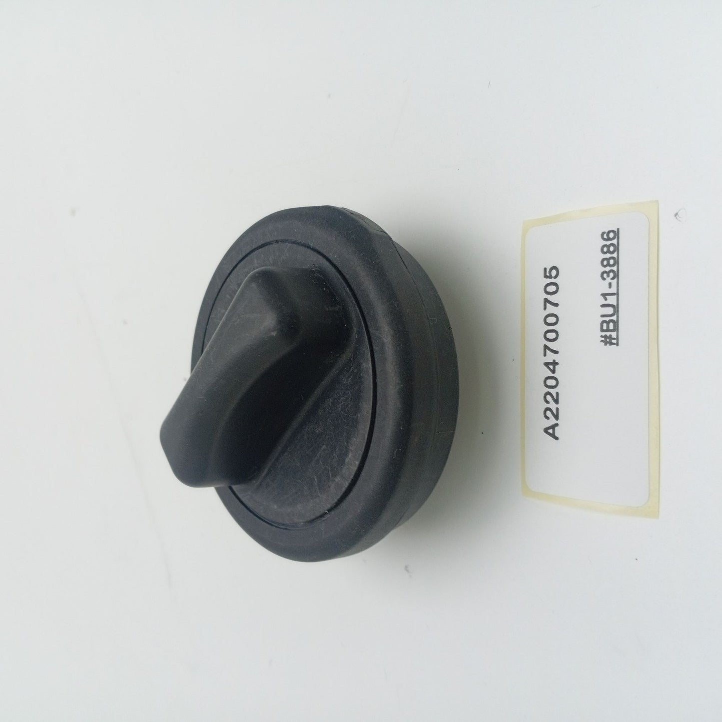 2001-2003 Mercedes-Benz W204 DIESEL FUEL FILLER TANK CAP A2204700705