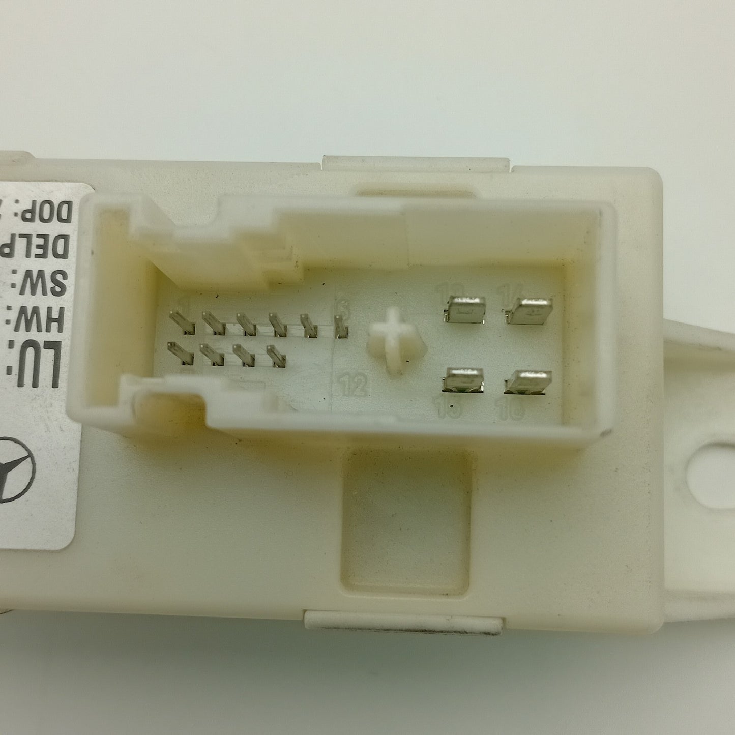 2013-2015 Mercedes-Benz C-Class Control Unit Light Range Adjuster A1669003401