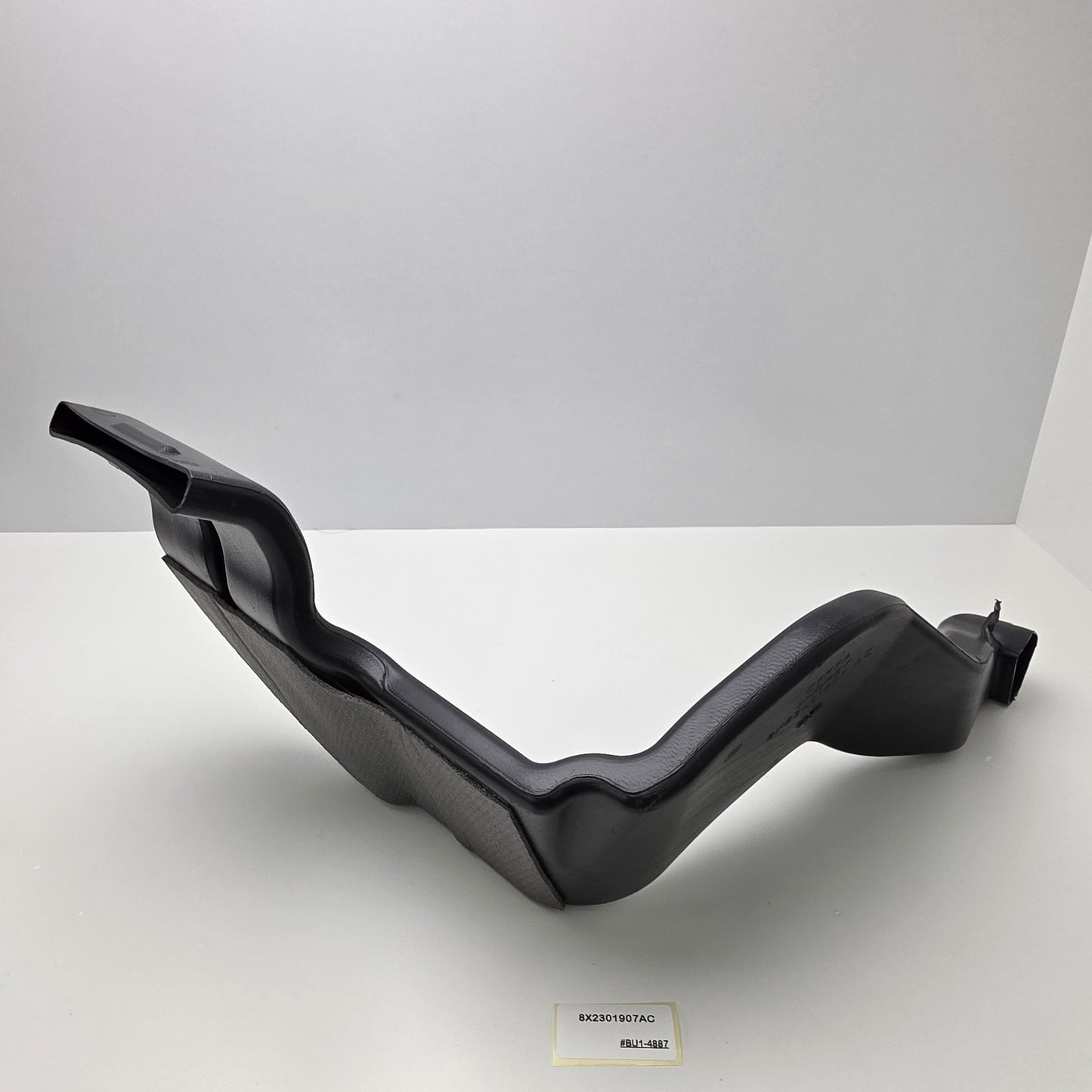 2007-2015 Jaguar XF FLOOR AIR INTAKE DUCT PIPE 8X2301907AC