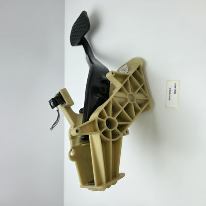 2010-2017 BMW 5 BRAKE PEDAL 4010989A